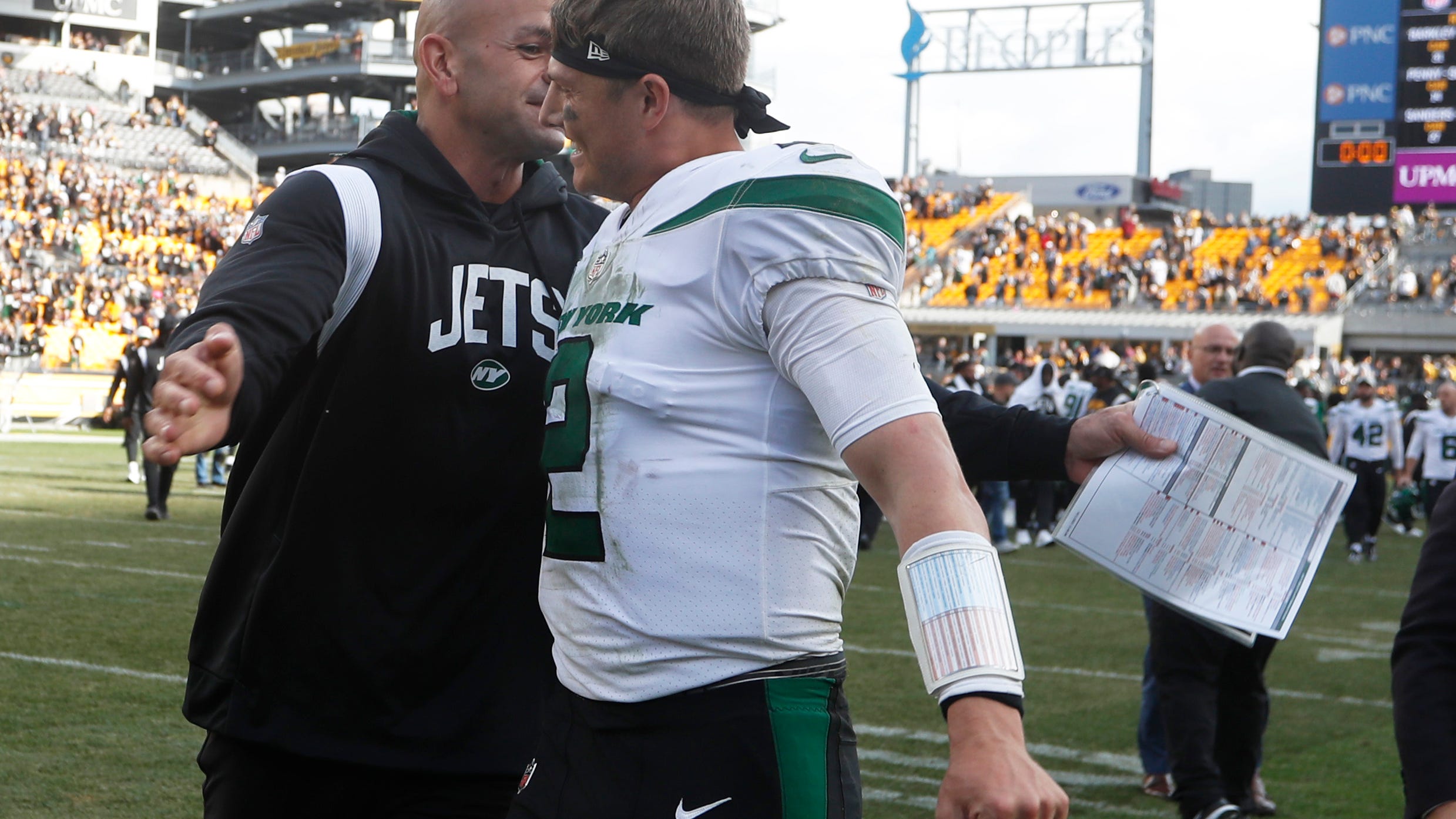 Jets come up huge on offense and defense in fourth-quarter comeback win