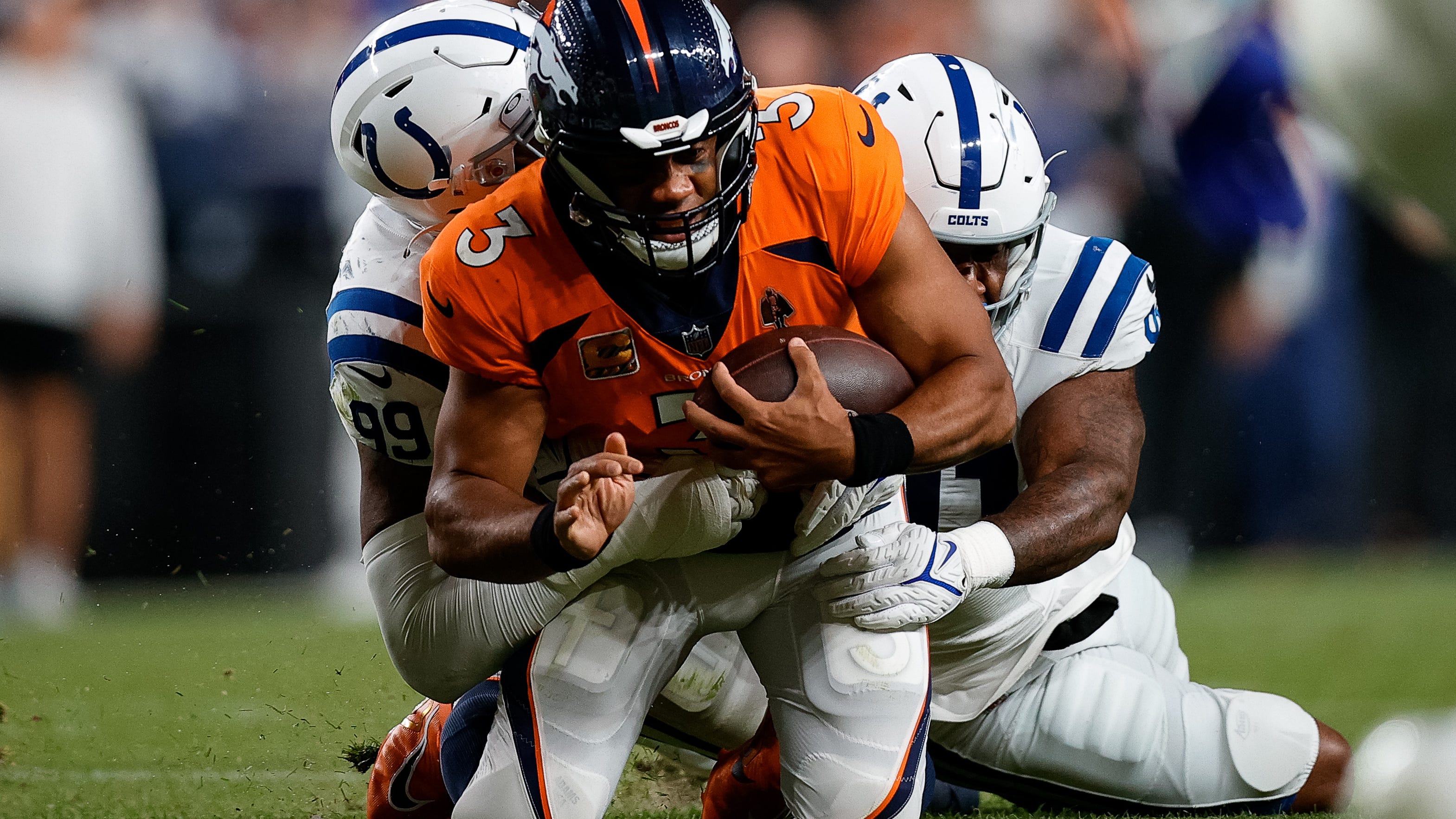 ABC affiliate's sports reporters apologize for airing Colts-Broncos: 'It burned the retinas'