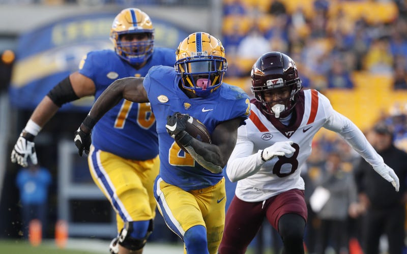 Israel Abanikanda runs for TD v VT