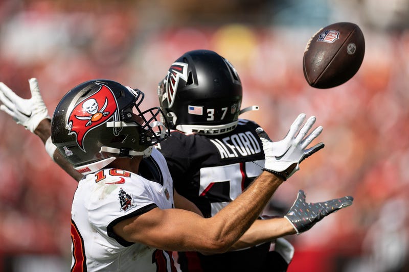 Scotty Miller making catch with Falcons