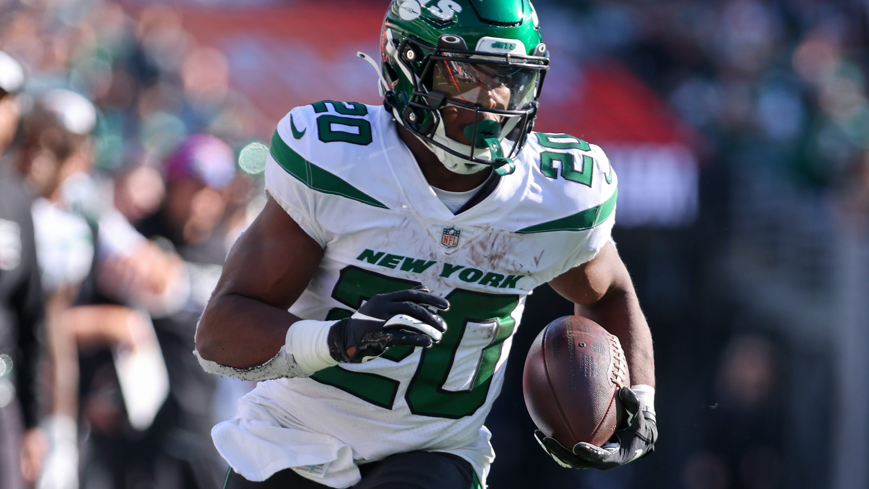 Breece Hall likely suffered ACL injury in Jets' win in Denver: 'It's not good'