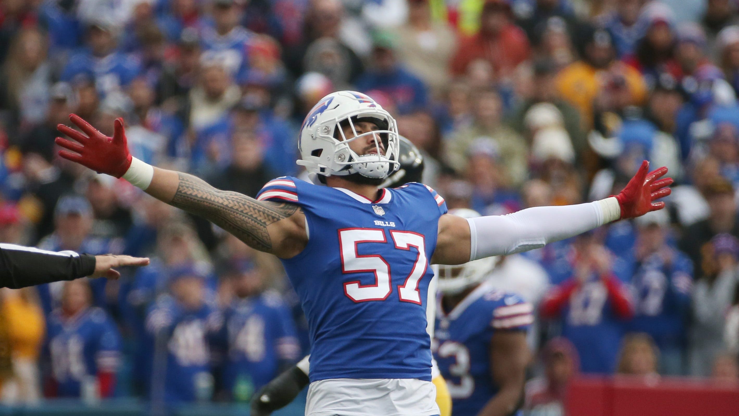 Bills bring back pass rusher A.J. Epenesa on two-year deal