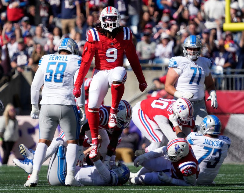 Patriots defensive end #9 Matthew Judon celebrates a 1st quarter sack. DOWNPAGE 1