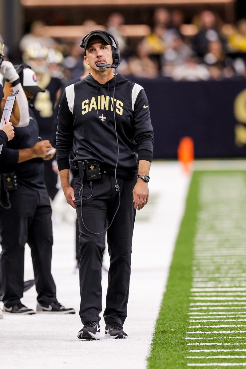 Saints coach Dennis Allen