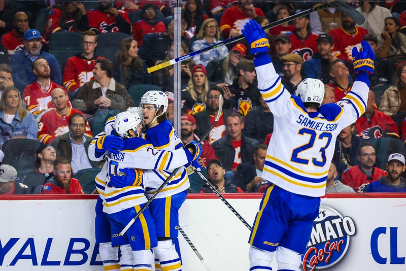 Mittelstadt and co. celebrate Casey's goal