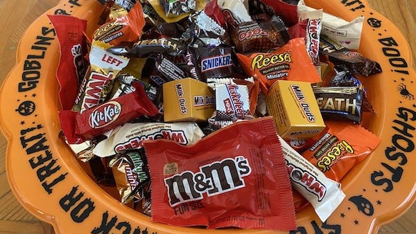 Letting your kids gorge on their Halloween candy might actually be healthy for them