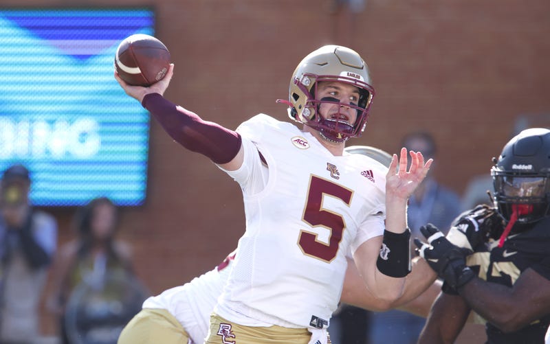 Phil Jurkovec throwing at Boston College