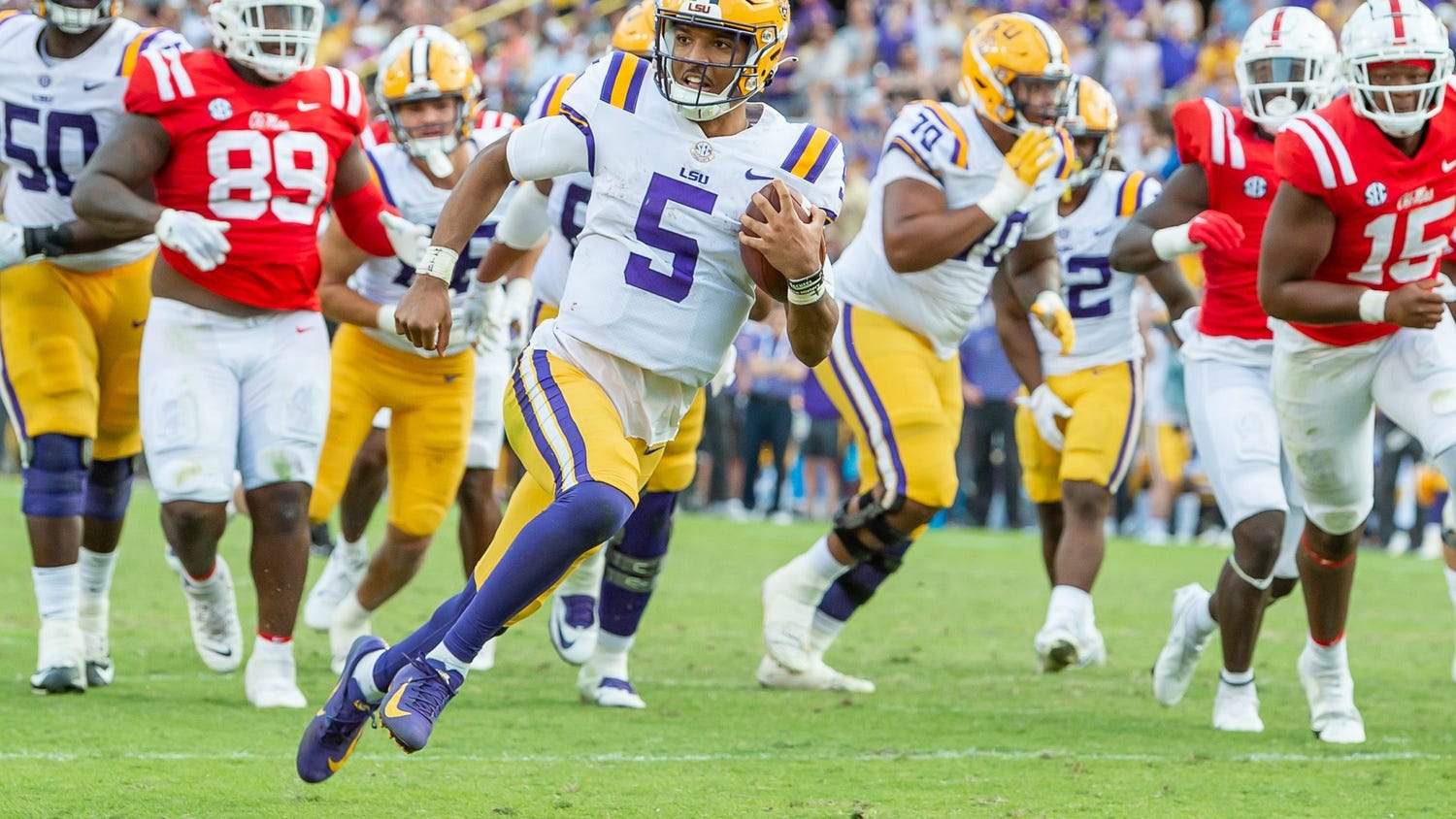 LSU's Jayden Daniels named SEC Offensive Player of the Week; 2 others land awards