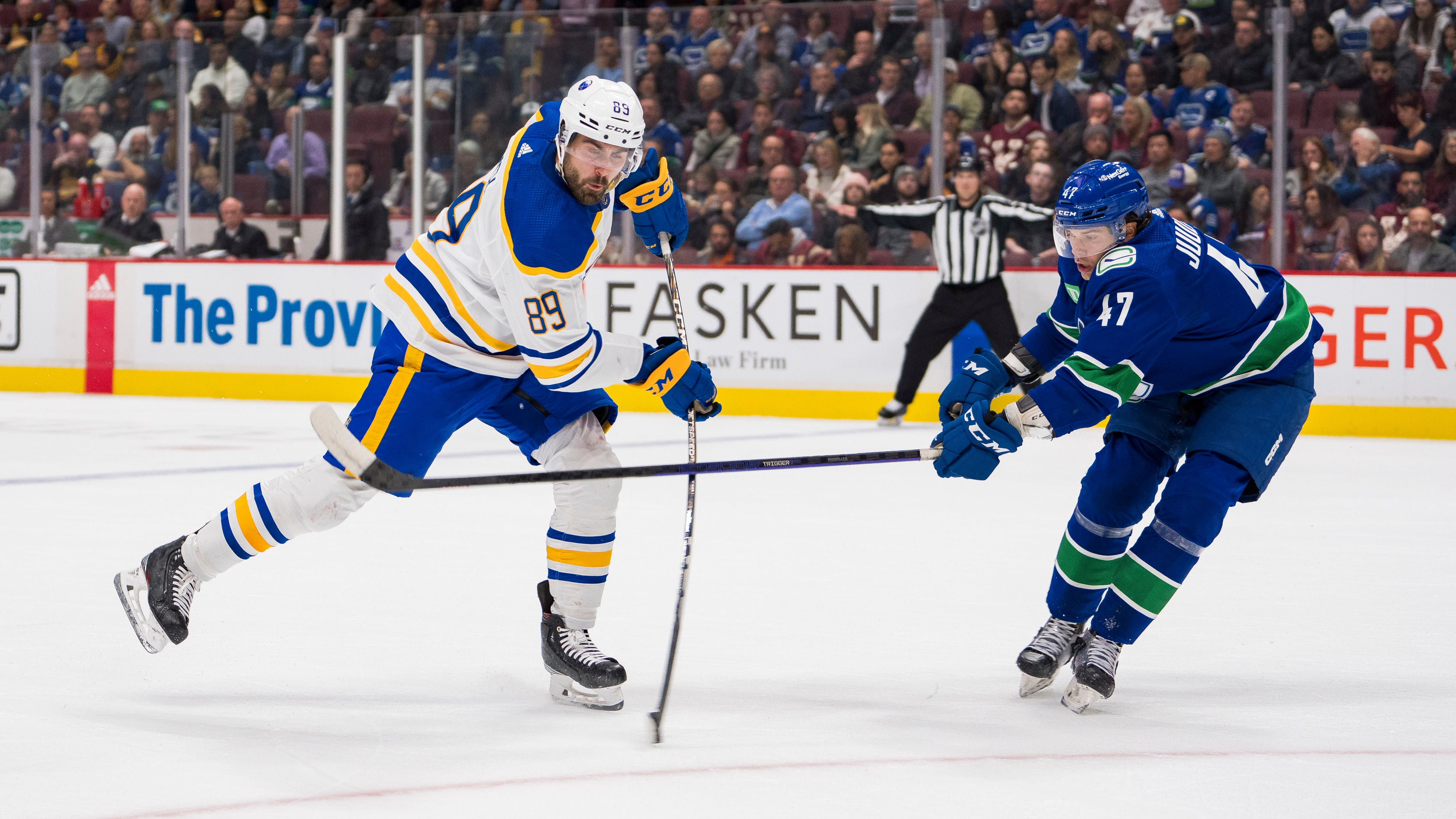 Winless Canucks no match for Sabres