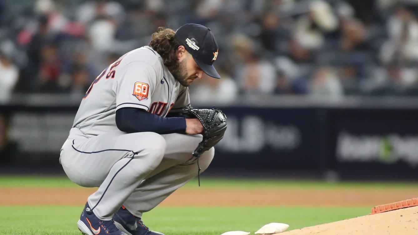 Astros' McCullers suffers setback during rehab
