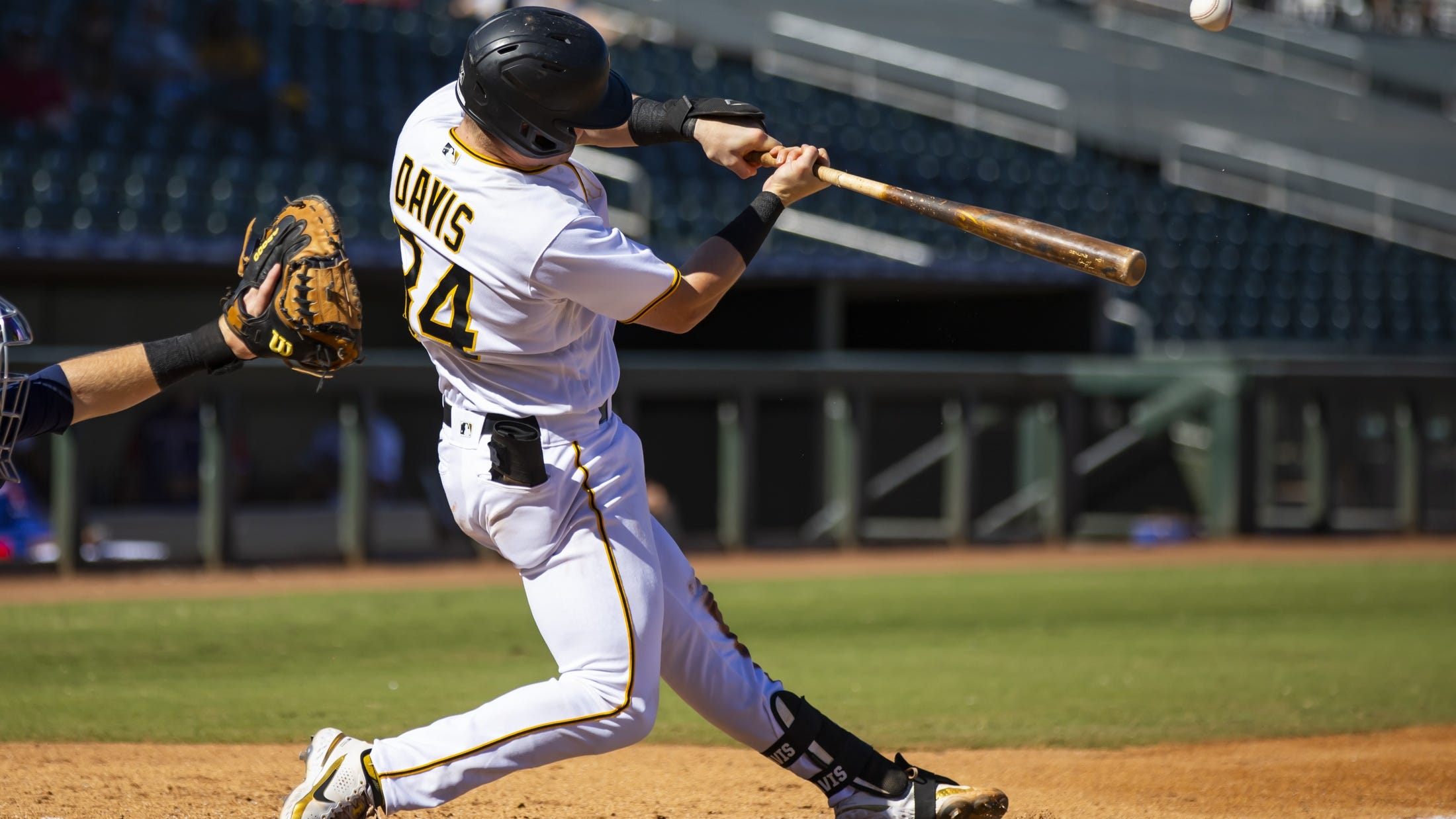 Hand forced, Pirates finally promote Henry Davis