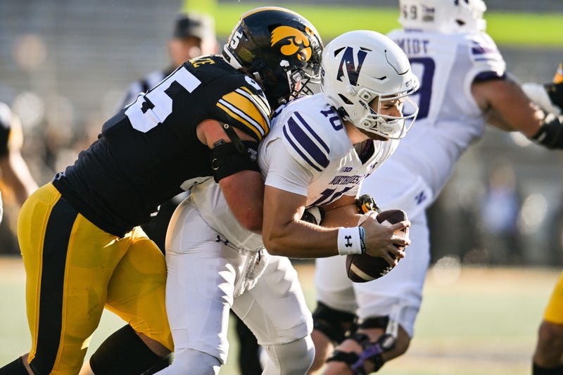 Logan Lee sack of a Northwestern QB