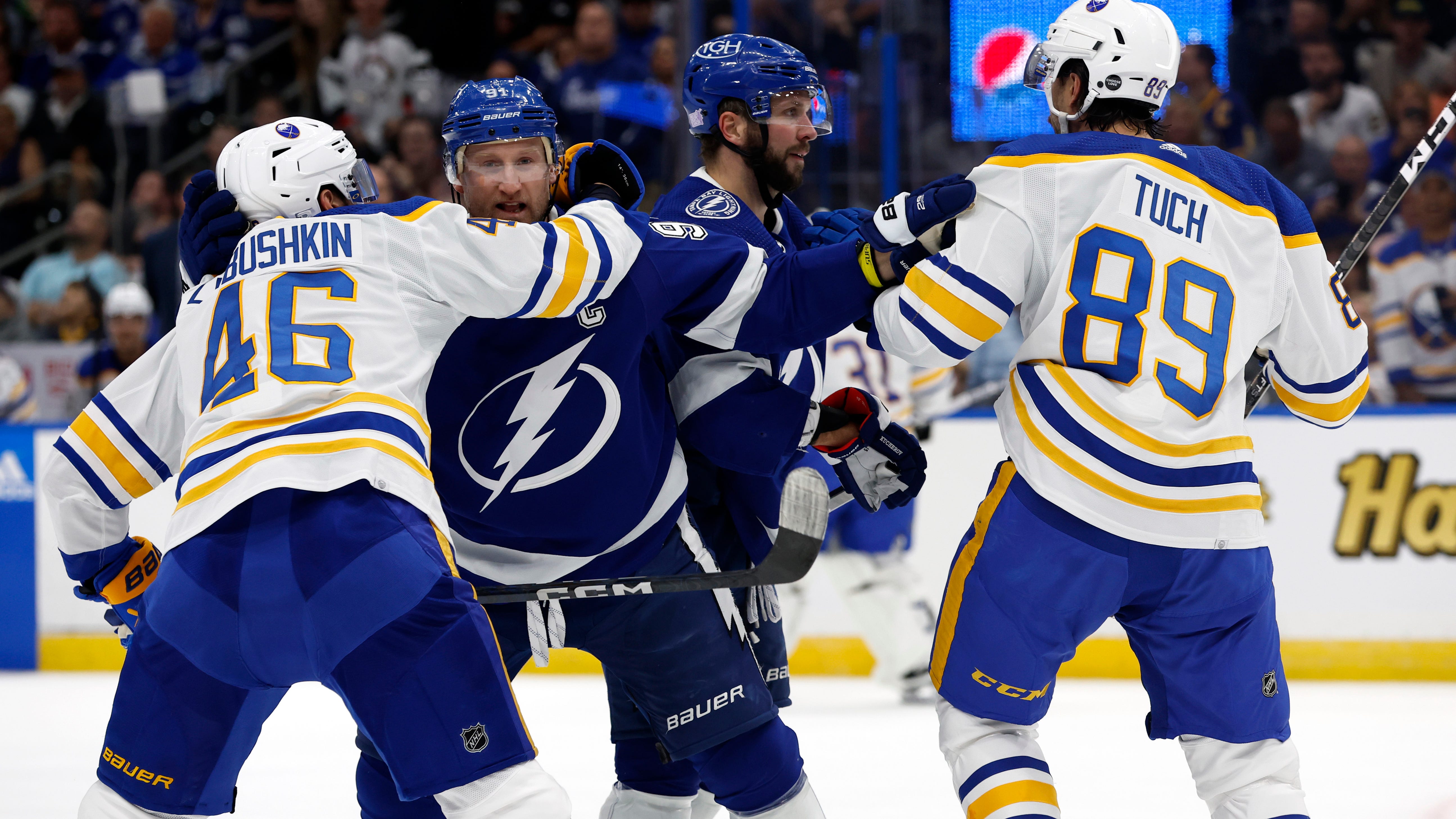 Lyubushkin, Sabres stun Lightning in overtime