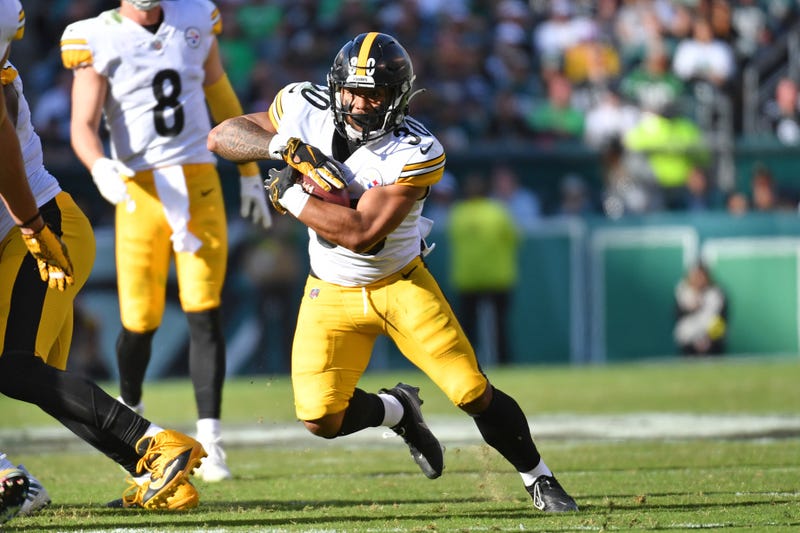 Jaylen Warren running against Philadelphia