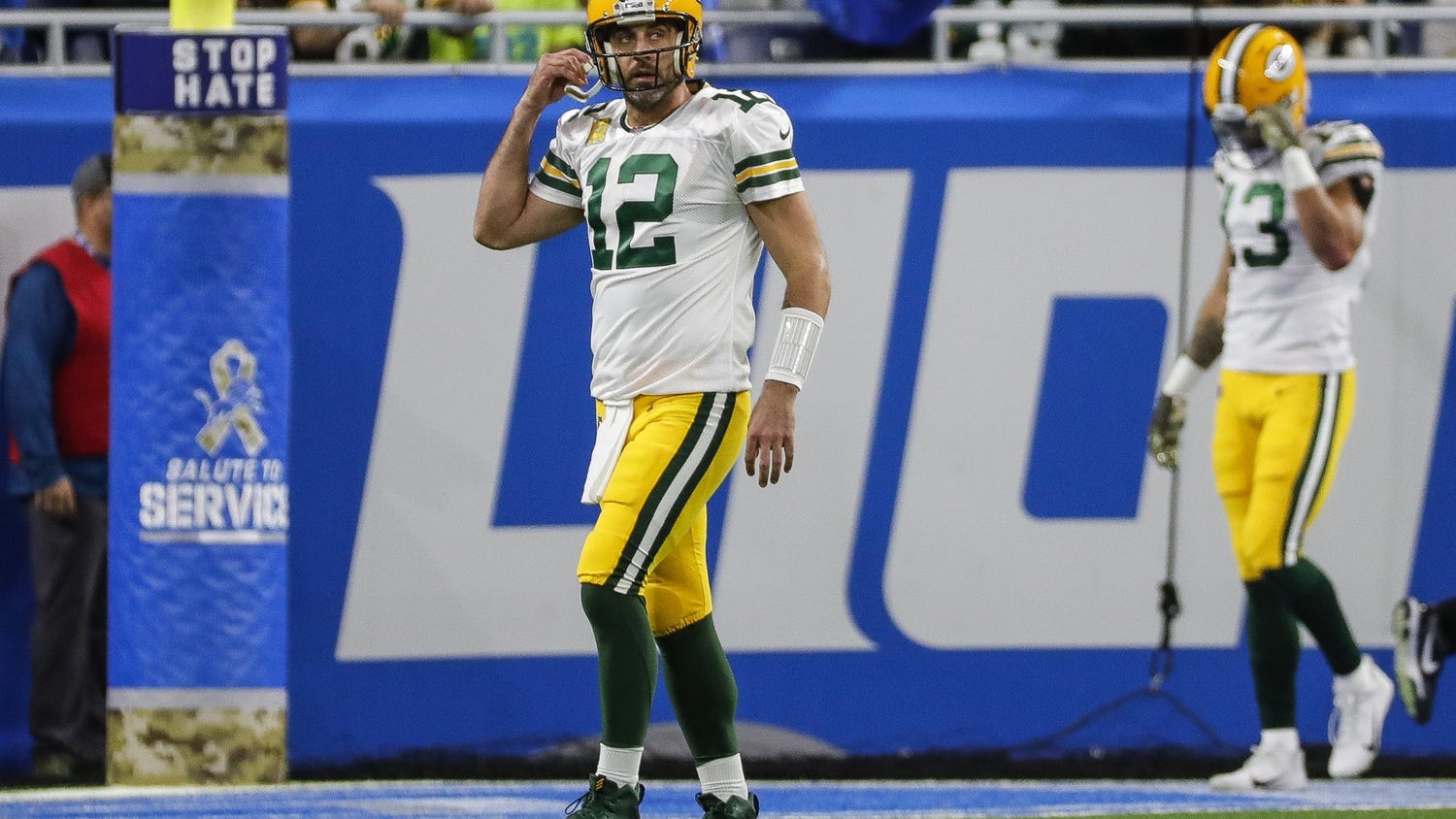 Aaron Rodgers goes down kicking and screaming against Lions