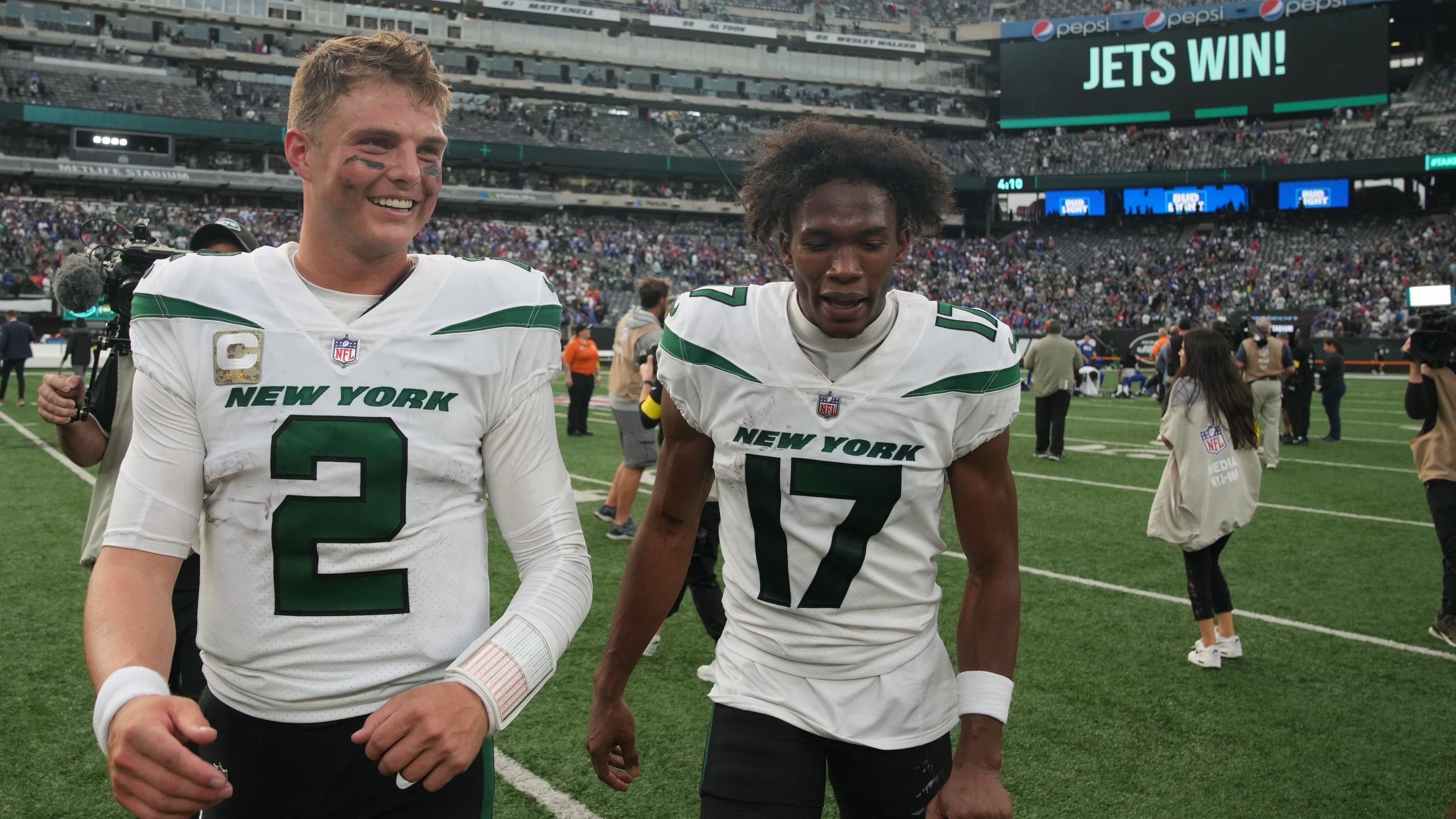 Jets laugh off 'camera-gate' after skycam wire issue causes in-game delay