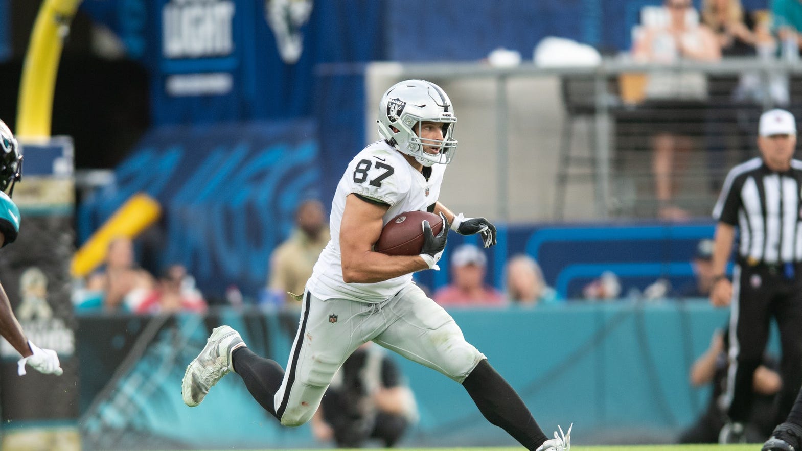 Saints have made offer to TE Foster Moreau, who is battling cancer: report