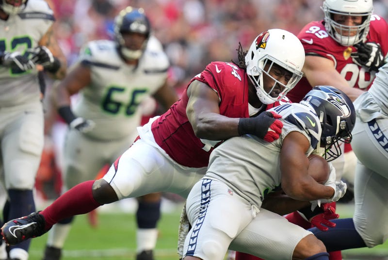 Markus Golden tackle