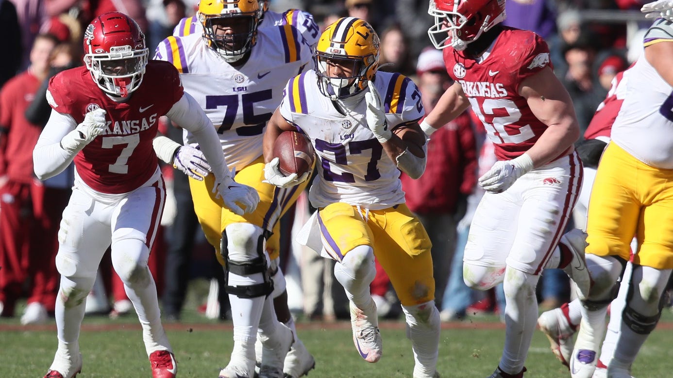 LSU climbs in College Football Playoff rankings after win over Arkansas; see latest poll