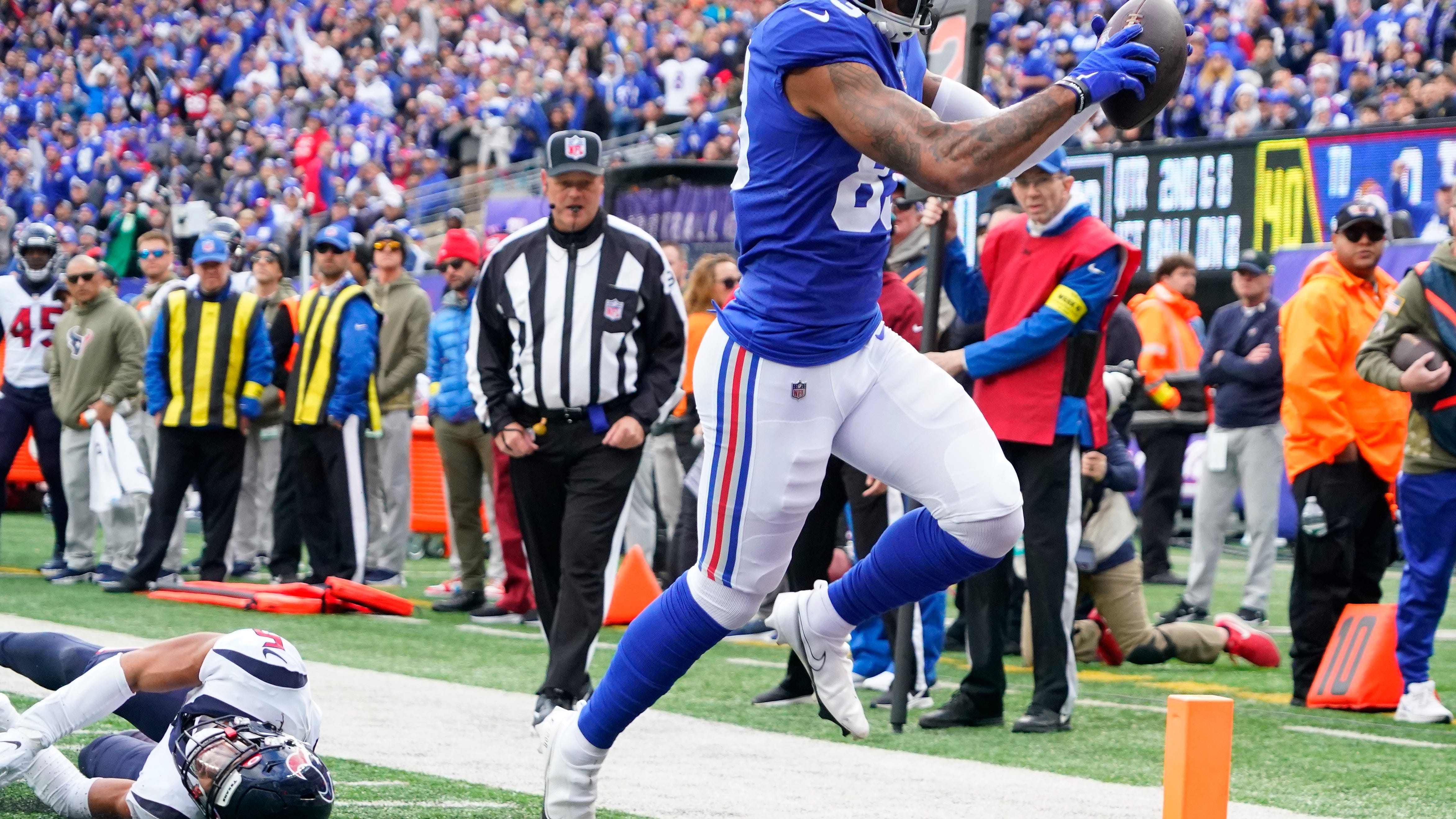 WATCH: Lawrence Cager's first catch with Giants is a touchdown