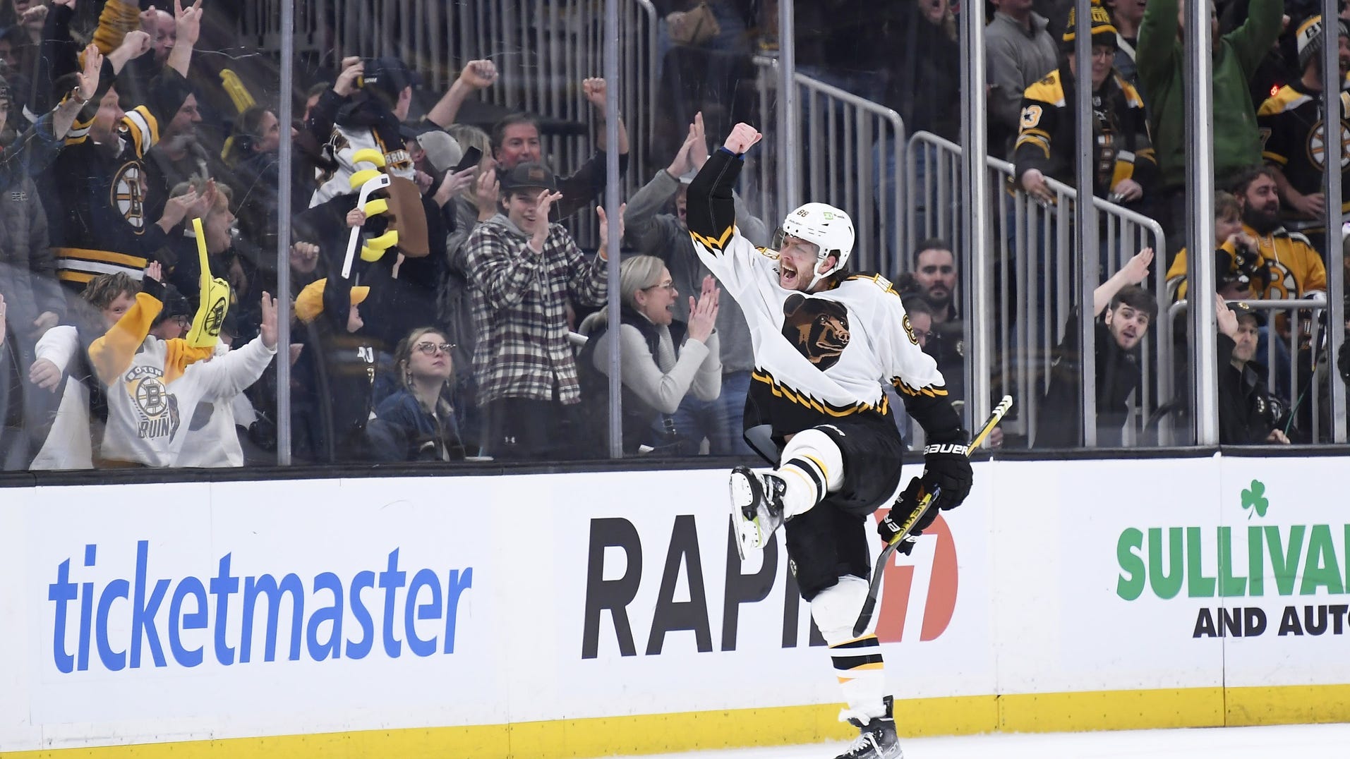 How Bruins overcame injuries, 2-goal deficit to make NHL history