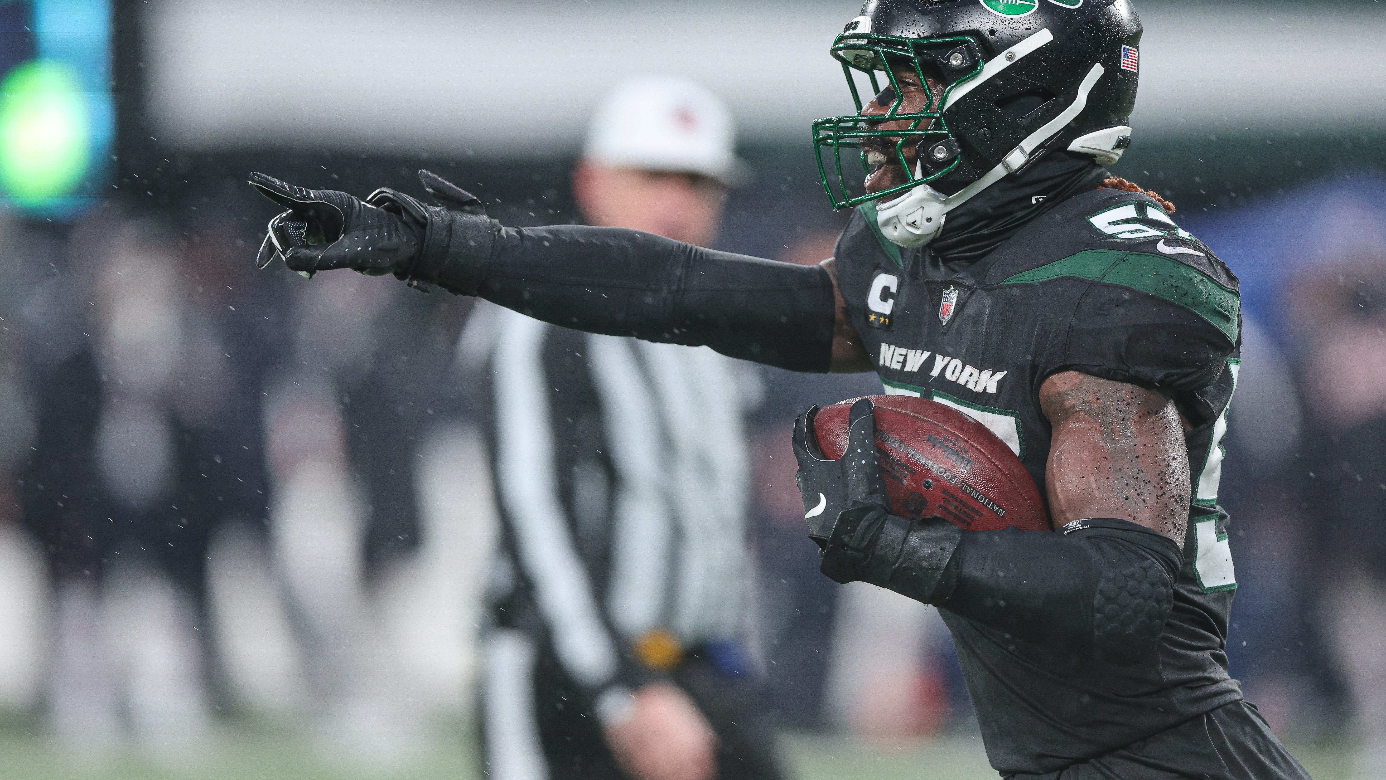C.J. Mosley gets Jets' first INT by a linebacker since 2020