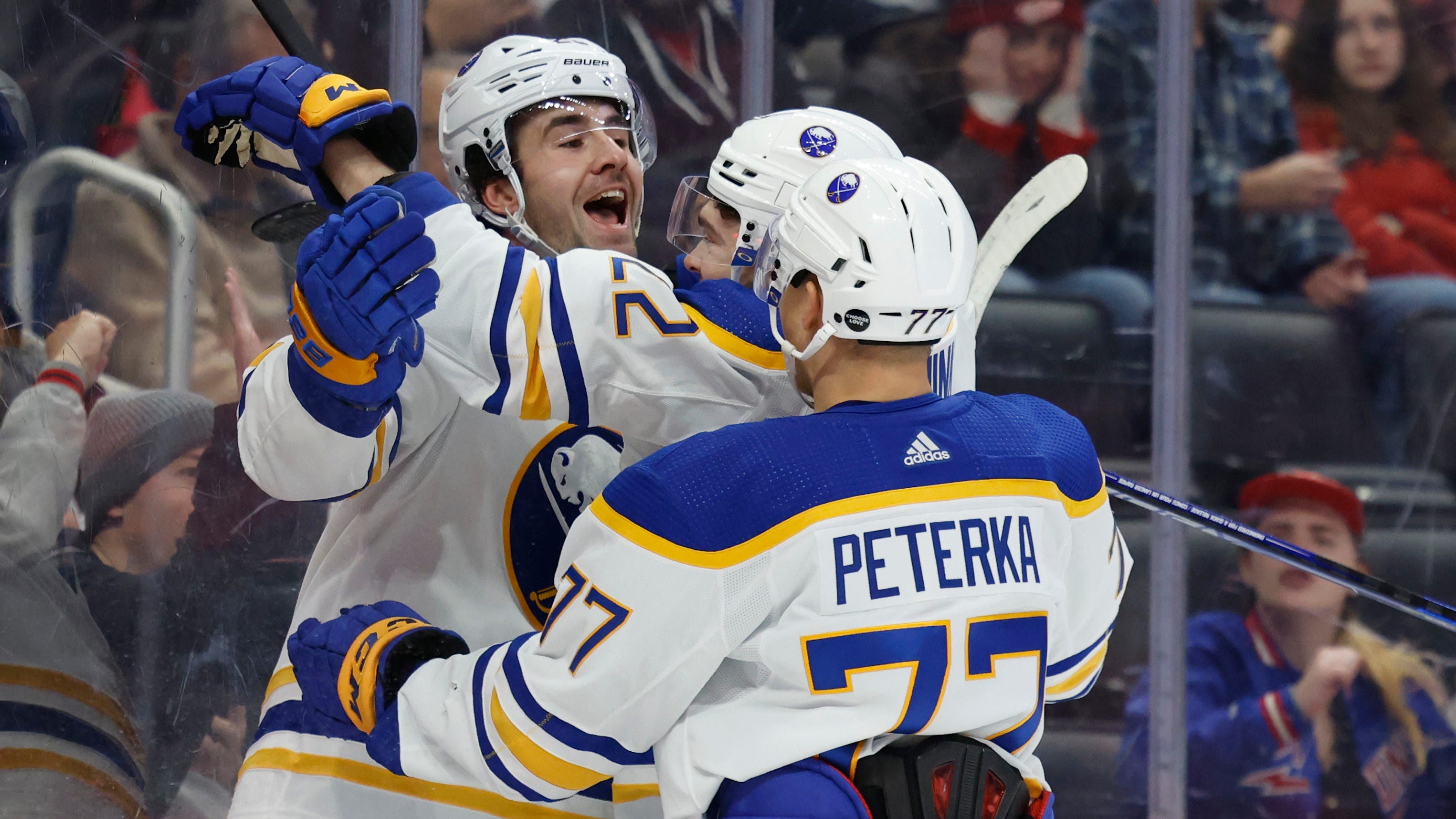 Sabres survive to beat Red Wings in shootout