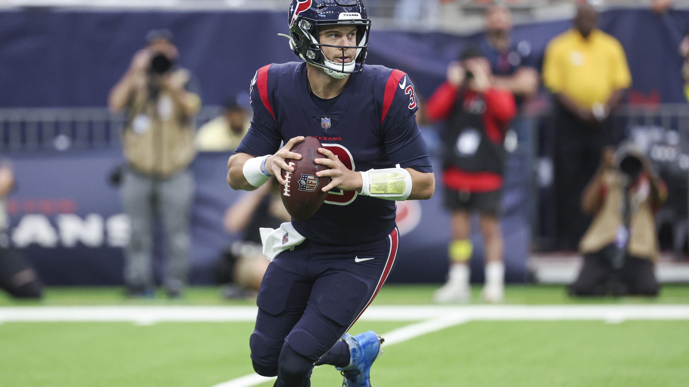 Locker: Texans' Kyle Allen INT on first play of game was one of biggest buzz kills ever