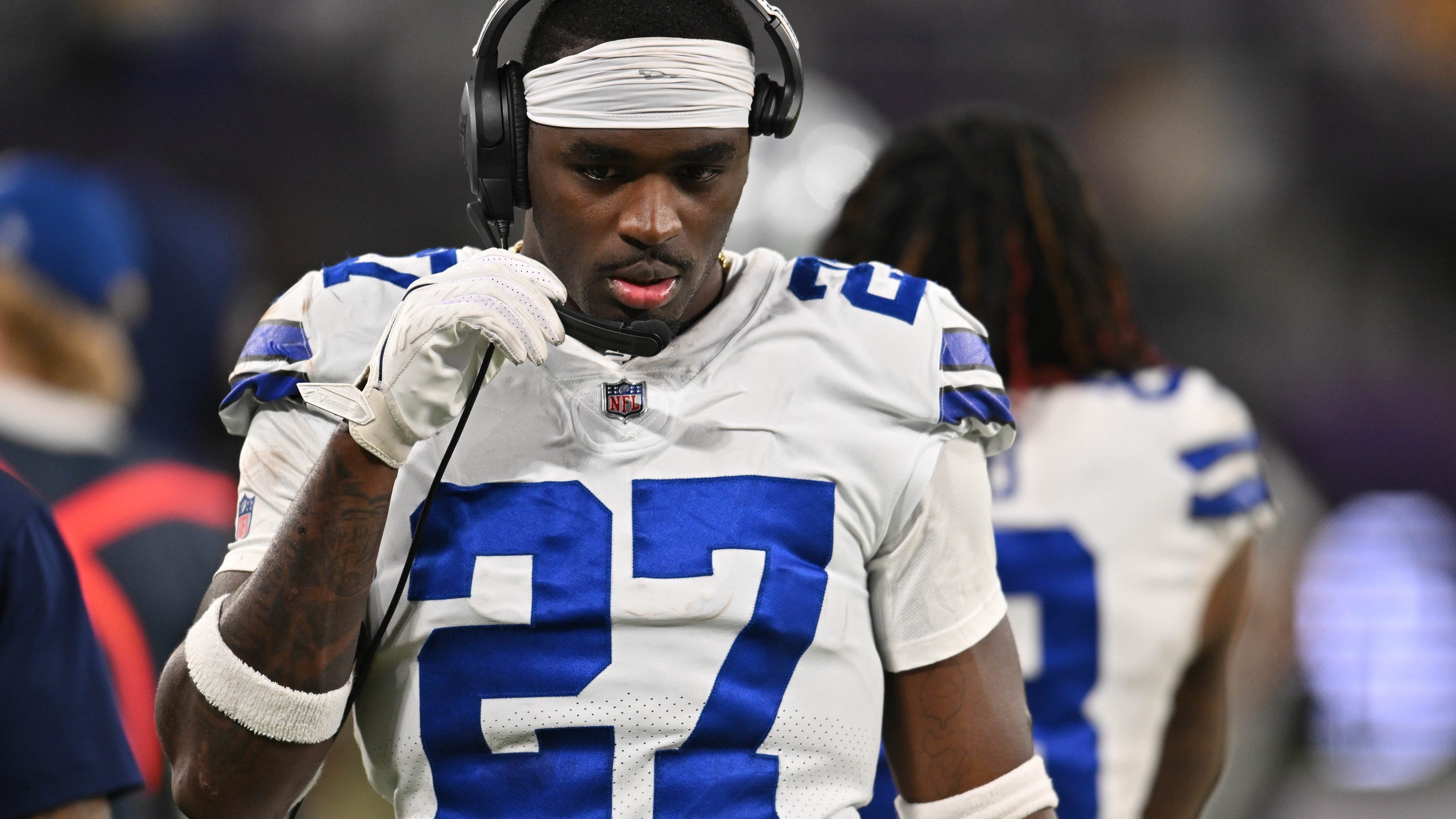 Cowboys safety Jayron Kearse starts despite suffering injury in pregame warmups warmups