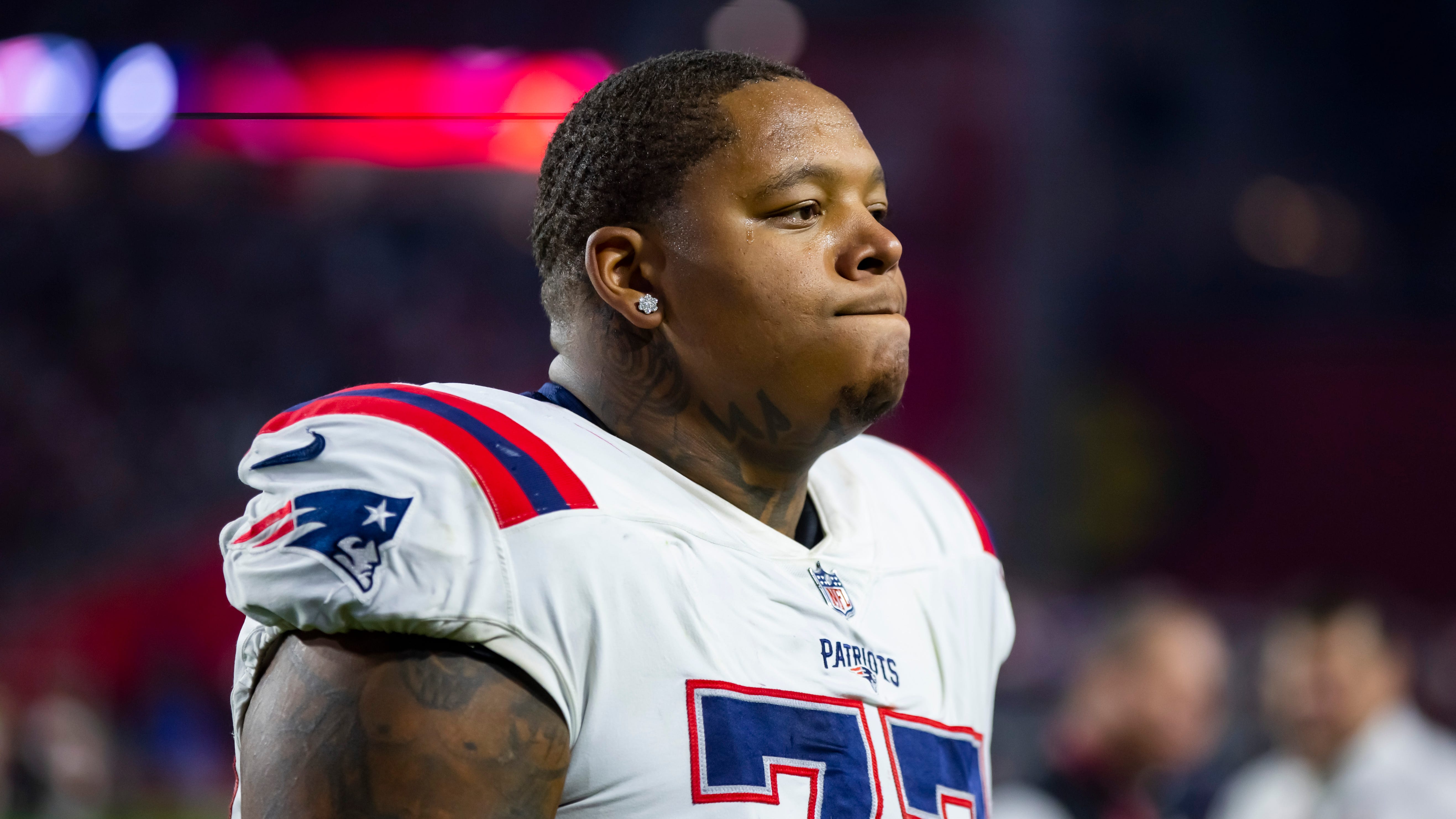 Former Patriots coach Dante Scarnecchia on Trent Brown: ‘They gotta get him on board’