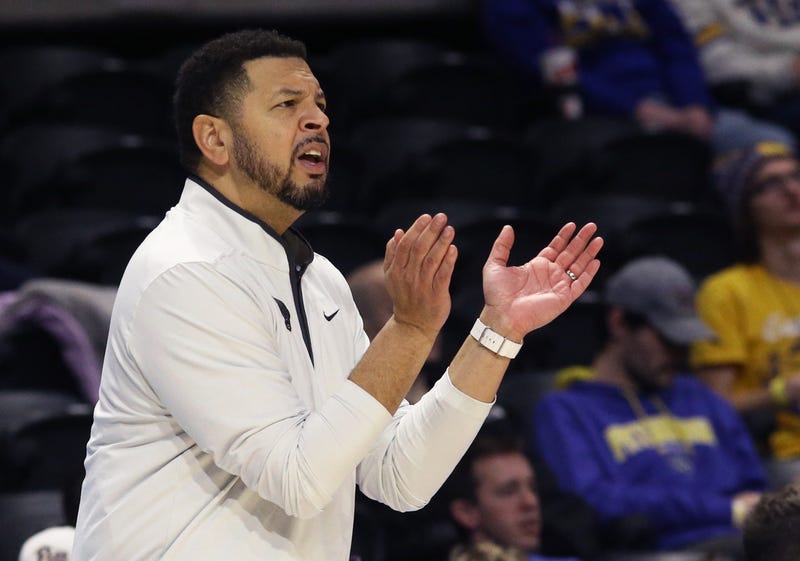 Jeff Capel clapping