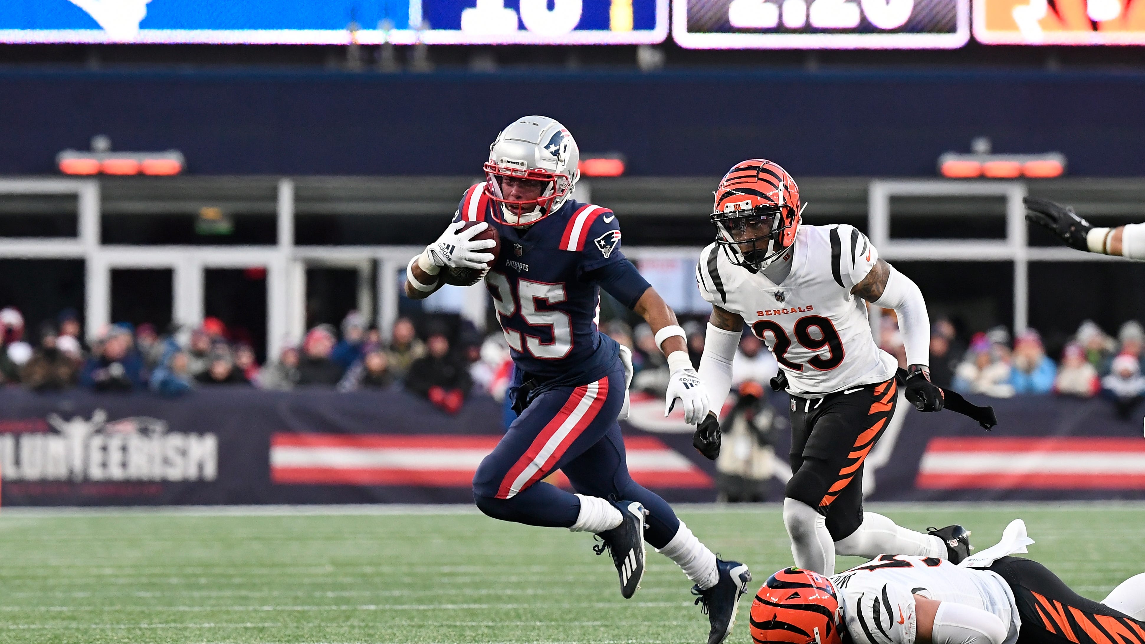 Marcus Jones, DeVante Parker to return for fateful matchup with Bills
