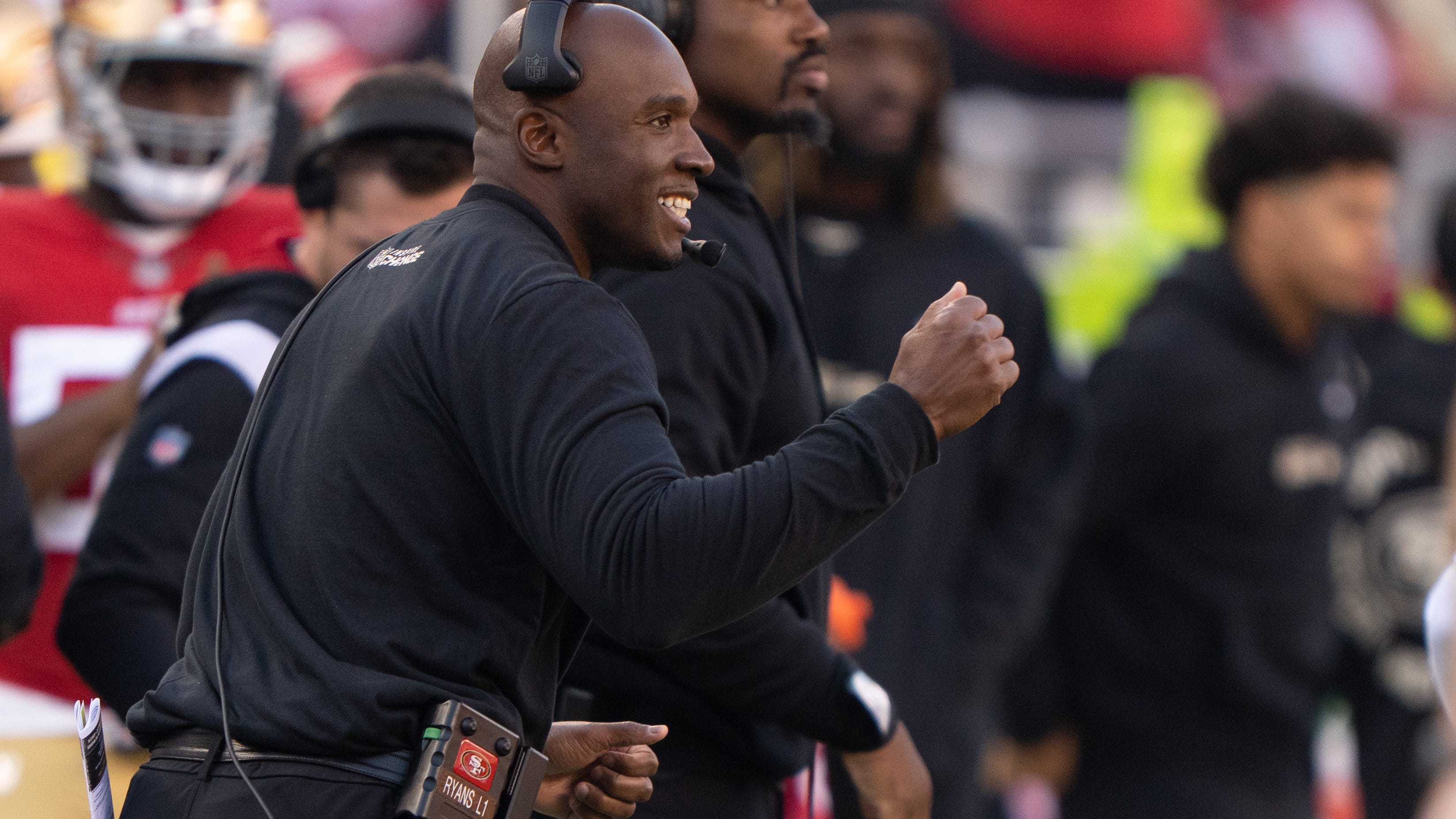 49ers request interview with Commanders DB coach Chris Harris to replace DeMeco Ryans