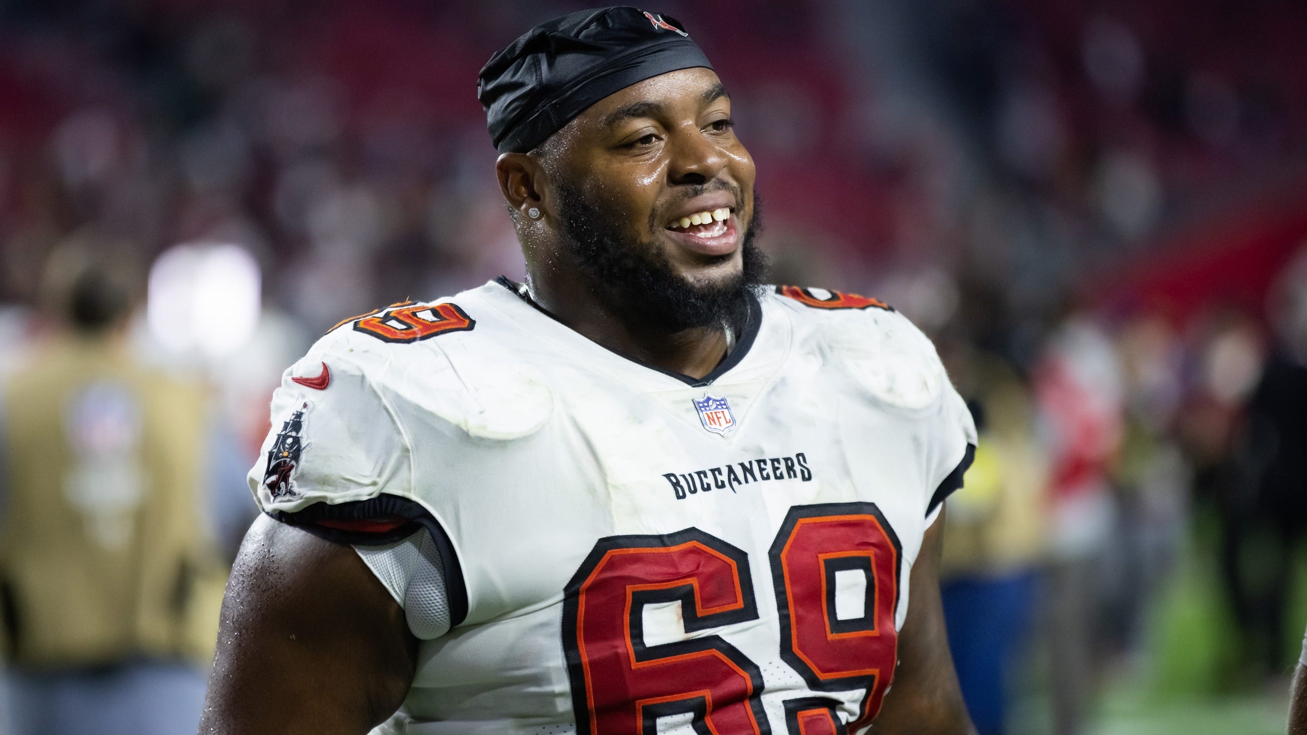 Texans trading for veteran right guard Shaq Mason from Bucs