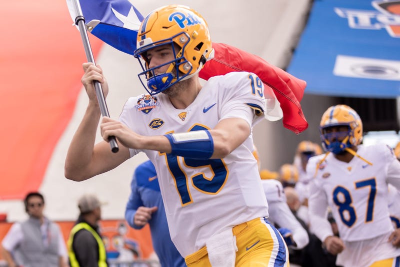 Pitt Panthers come onto the field