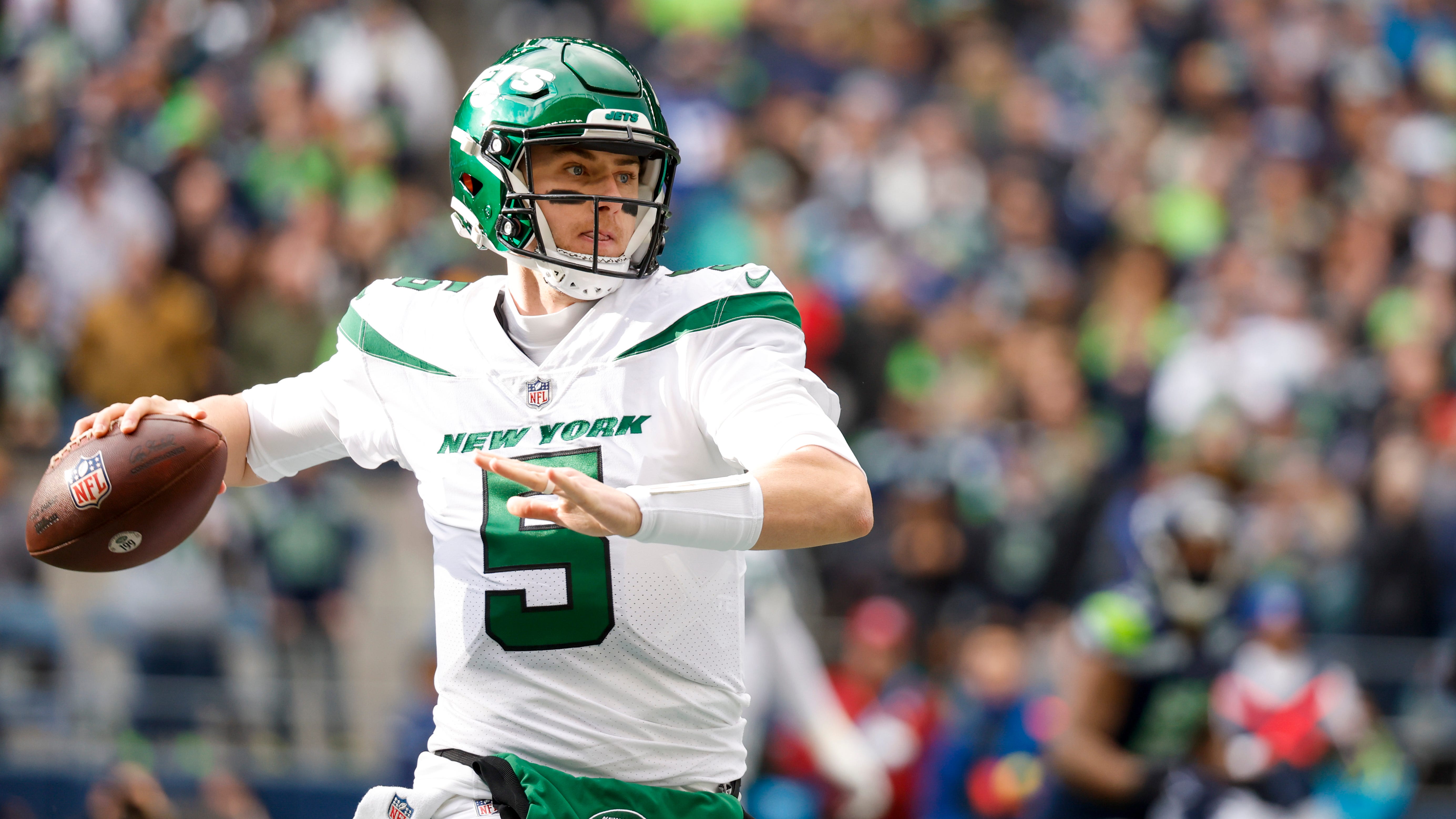 Mike White would 'love' to return to Jets, but is also '100 percent' interested in Dolphins