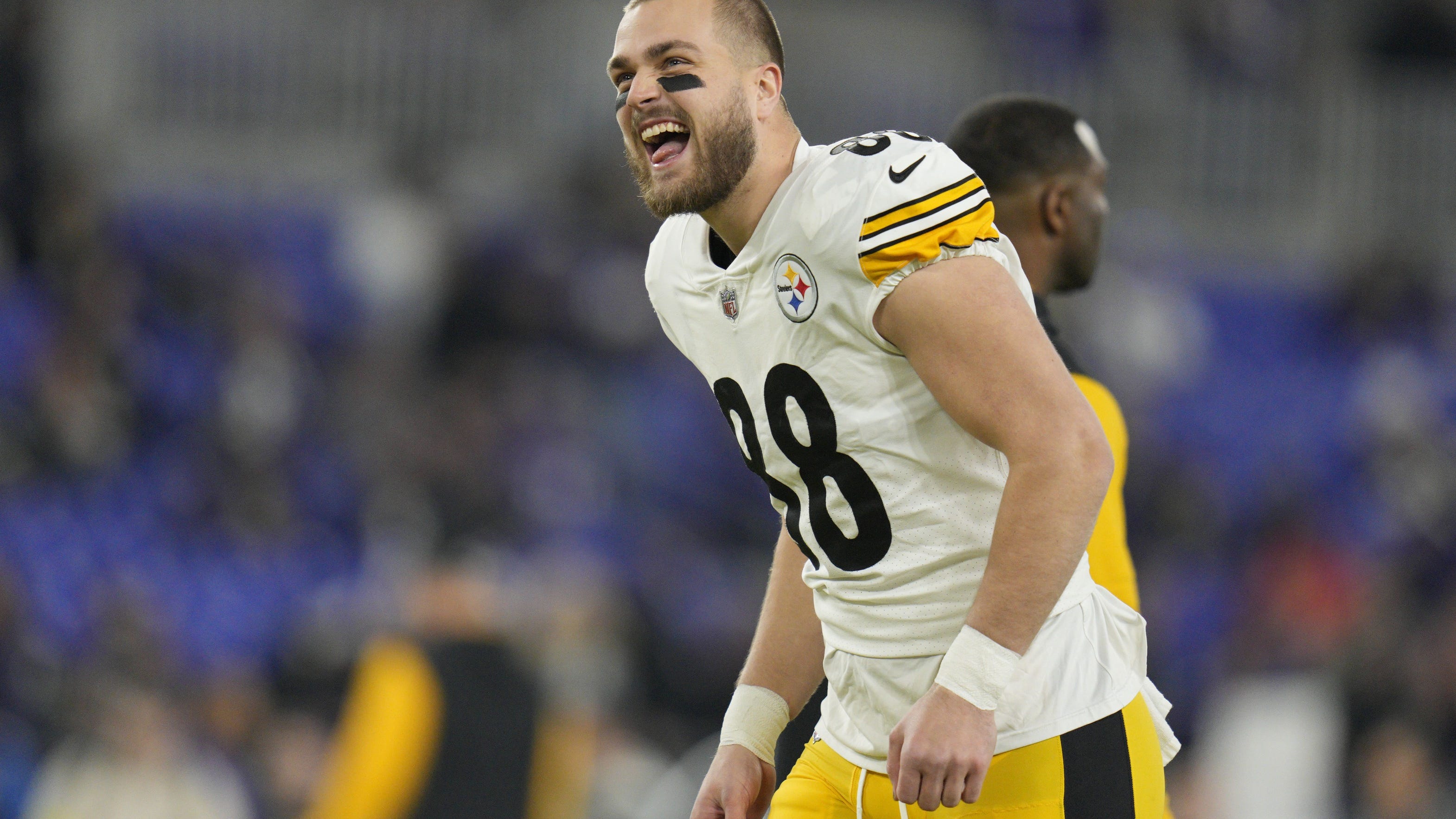 Freiermuth on the big difference between playing with Kenny and Ben
