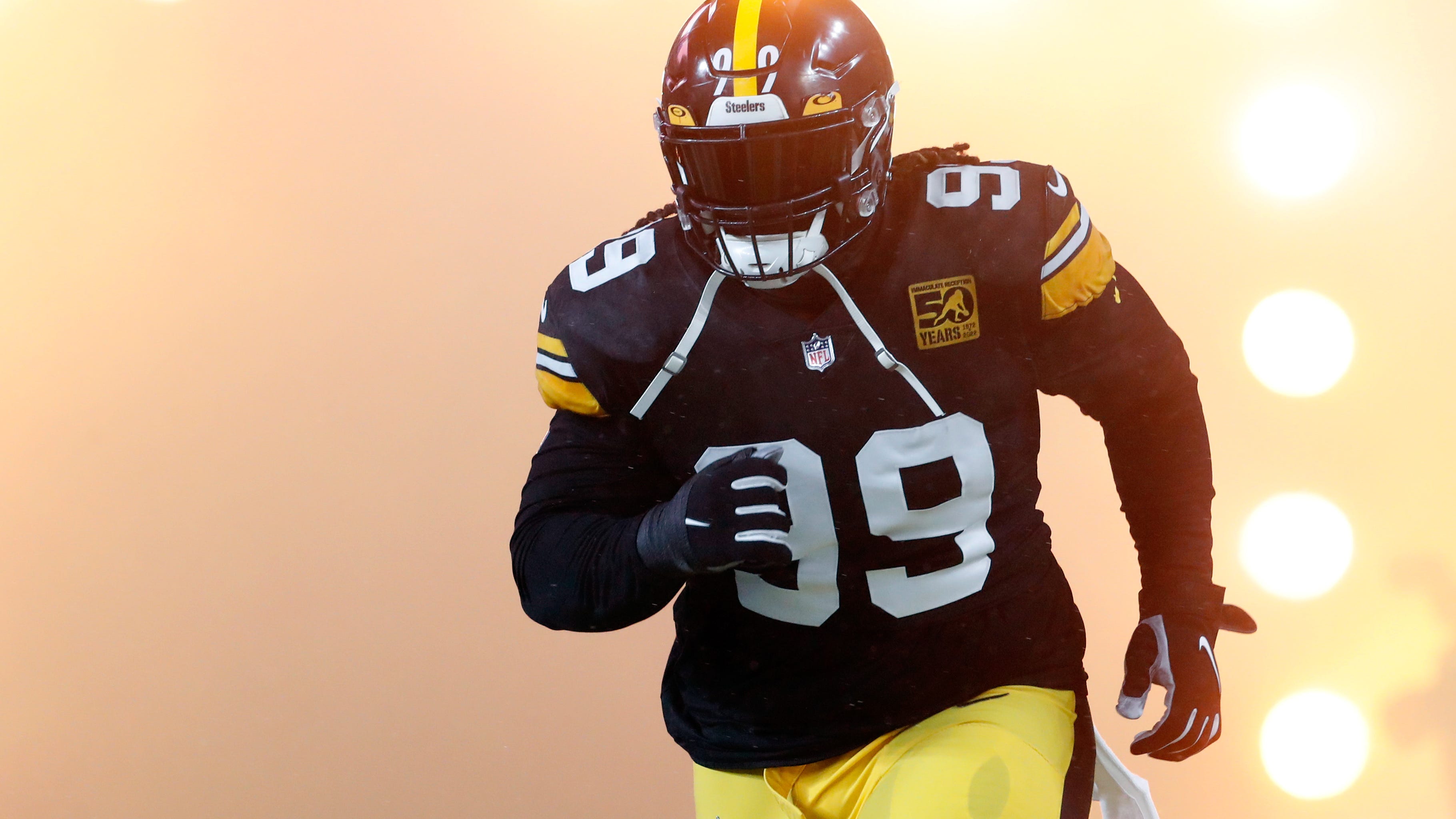Steelers reportedly bring back Larry Ogunjobi on three-year deal