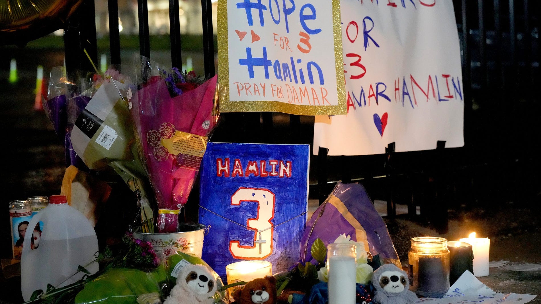Texans donate to Damar Hamlin's toy drive charity