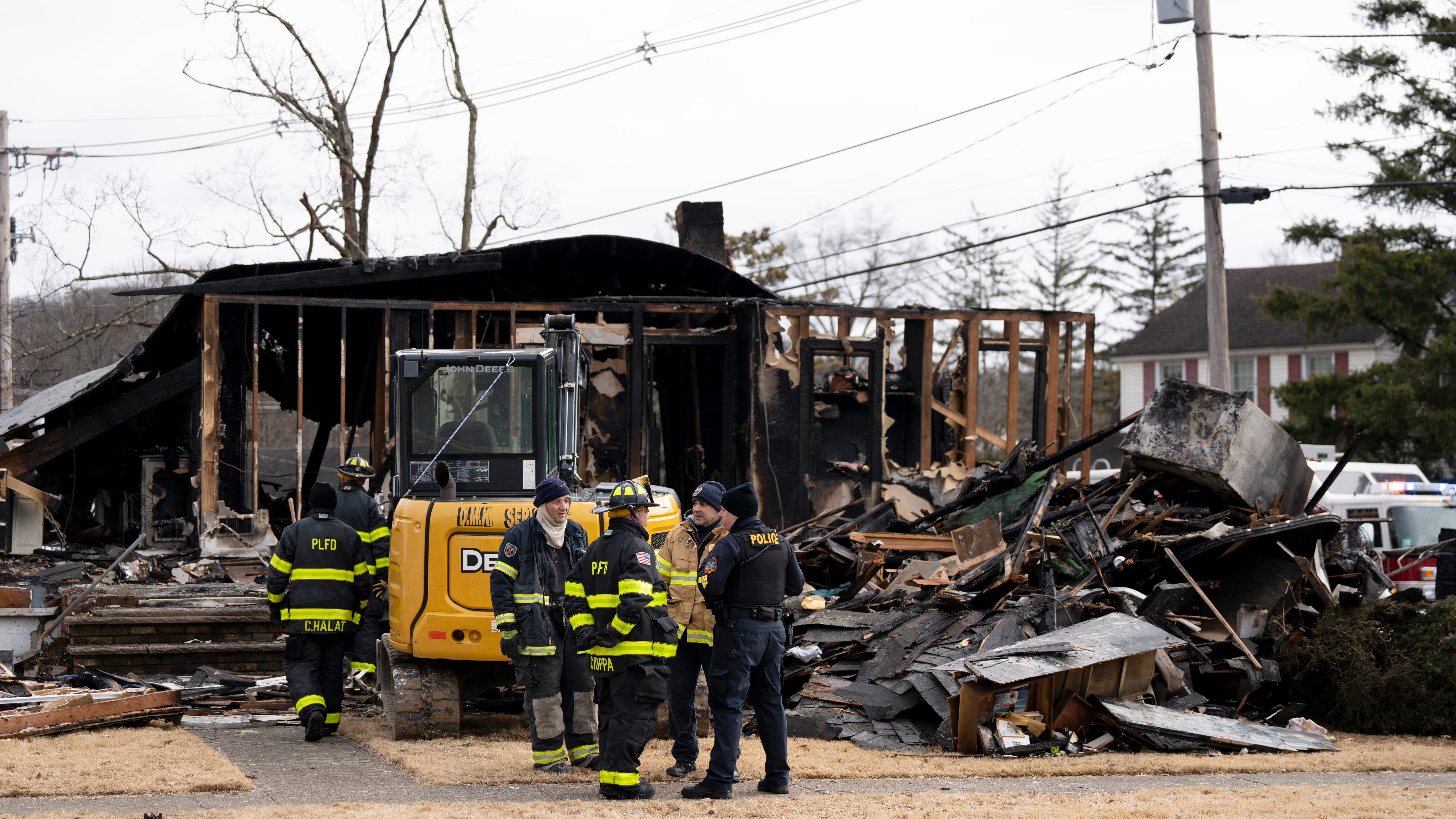 Explosion during response to NJ house fire injures 5 firefighters