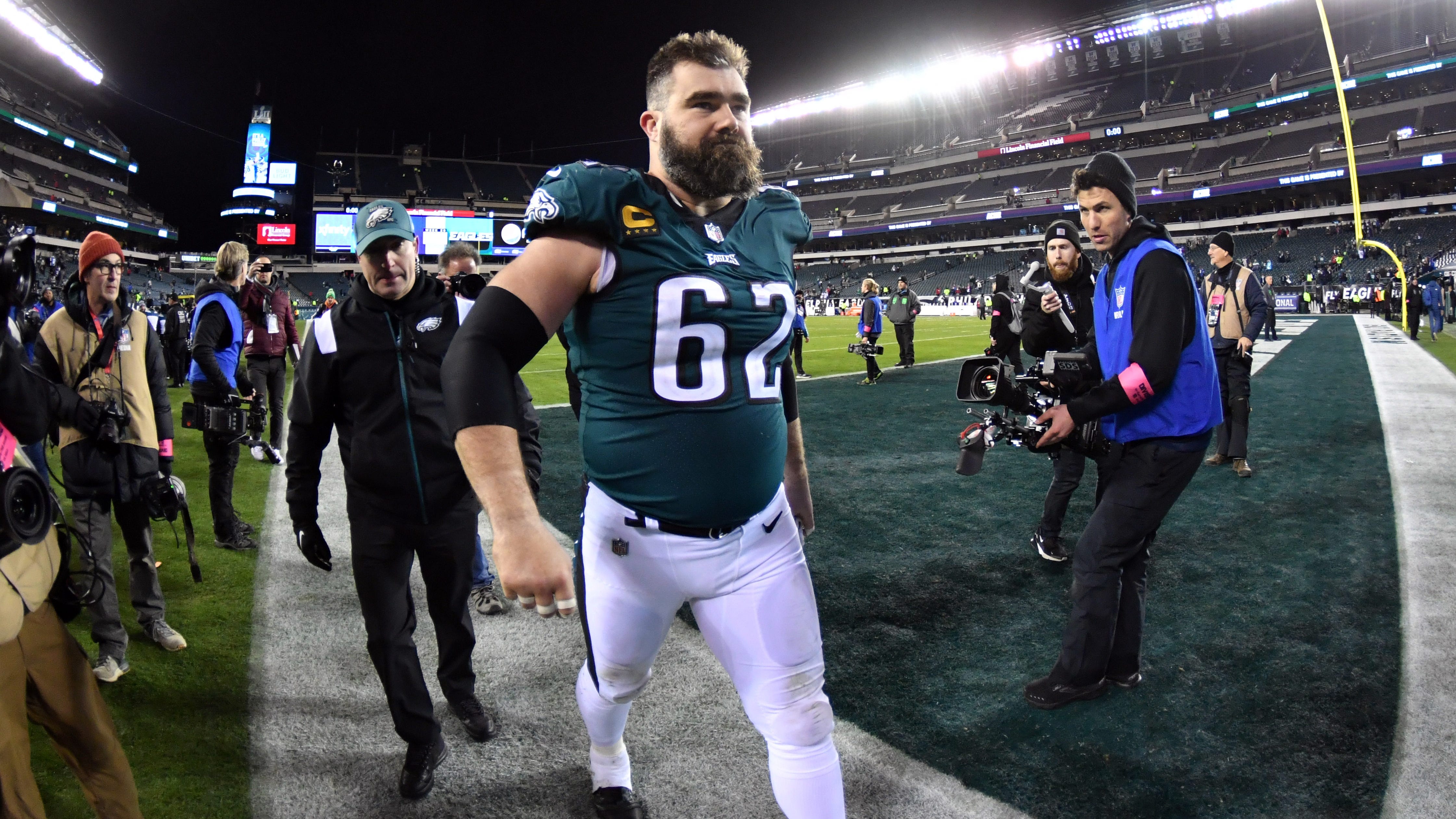 Kelce bringing special guest to Super Bowl LVII: wife's obstetrician