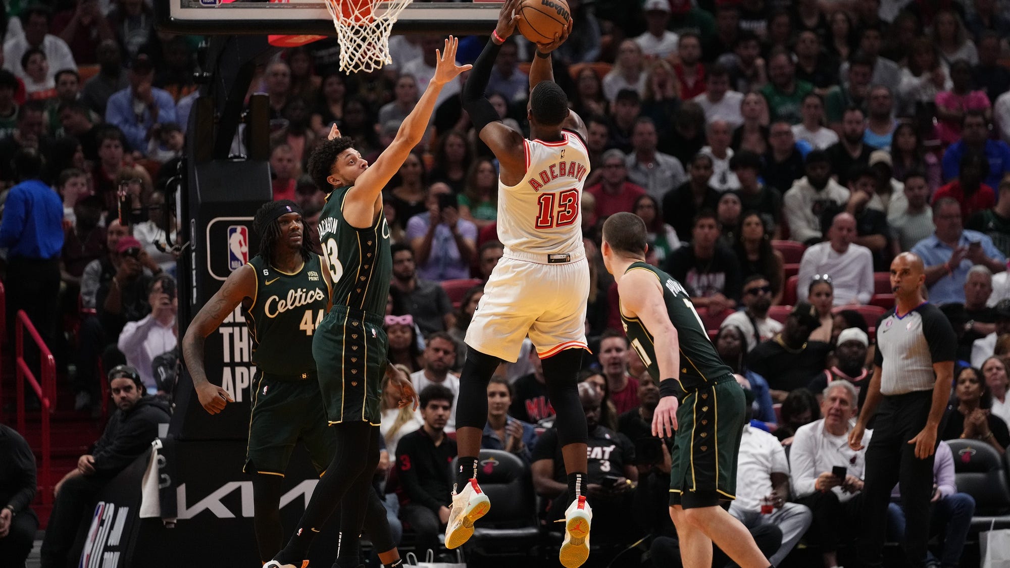 Sloppy play down the stretch costs Celtics in second straight loss