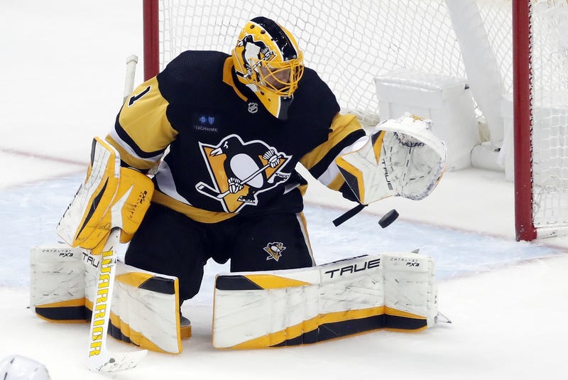 Casey DeSmith in net