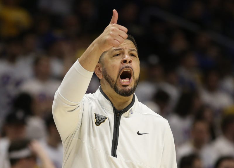 Jeff Capel thumbs up