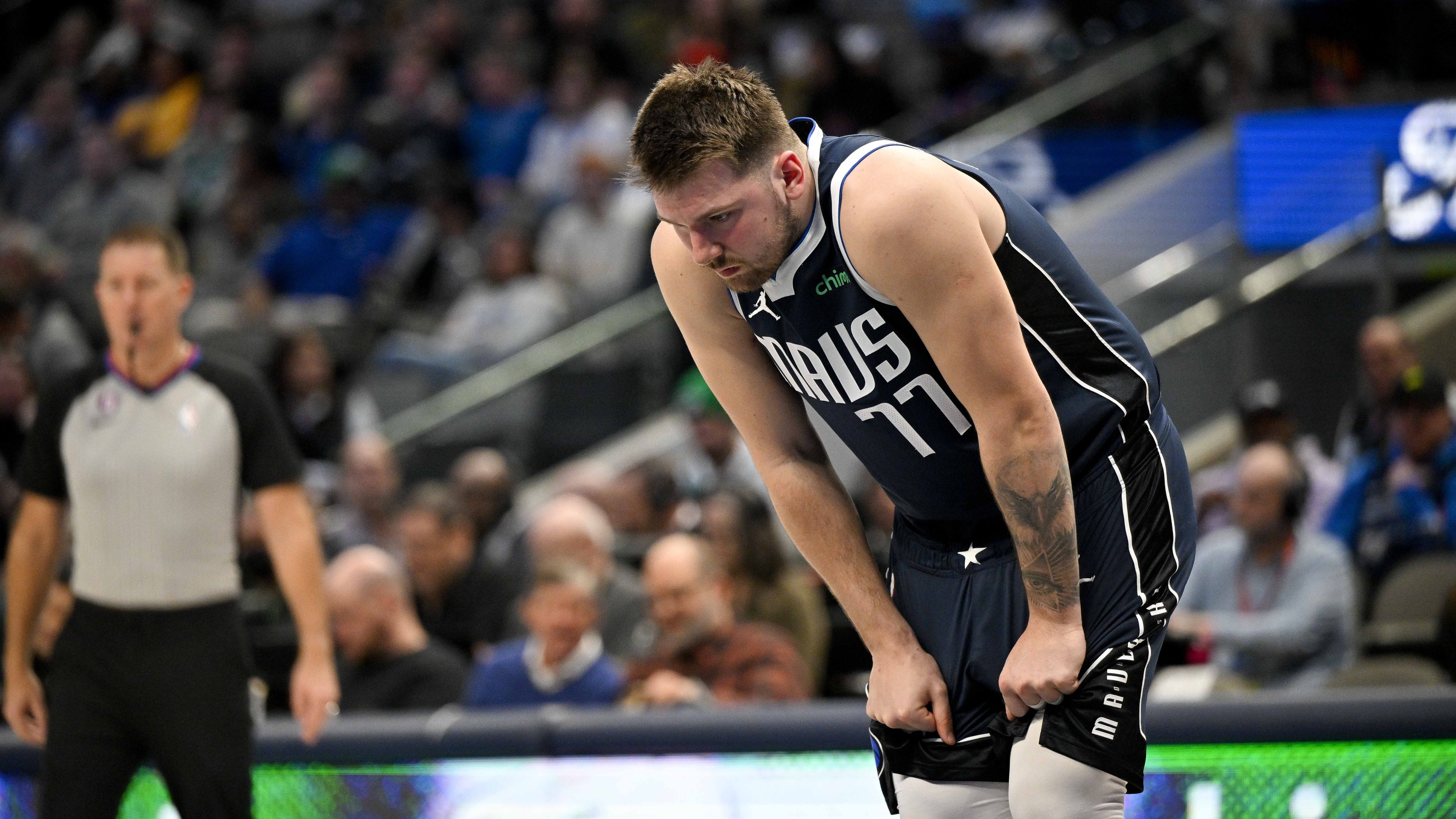Mavs' Luka Doncic undergoes MRI on heel, out vs. Warriors