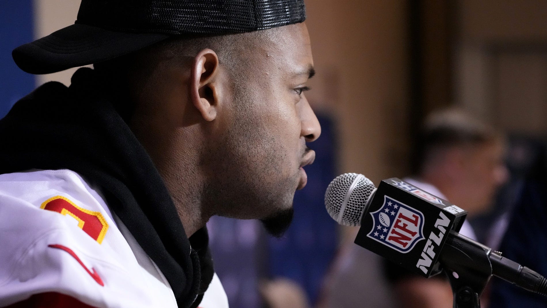 JuJu's Valentine card pokes fun at controversial holding call