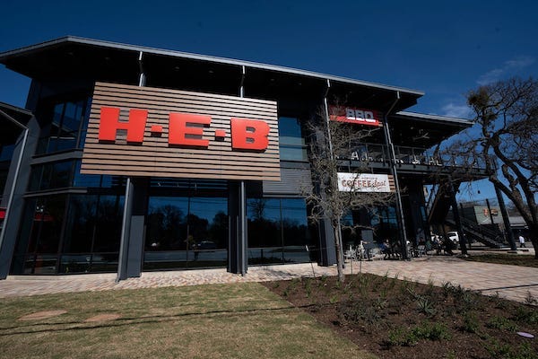A new H-E-B opens at Lake Austin Boulevard and Exposition. The grocery store, which also features a True Texas BBQ, Lake Austin coffee shop and South Flo Pizza