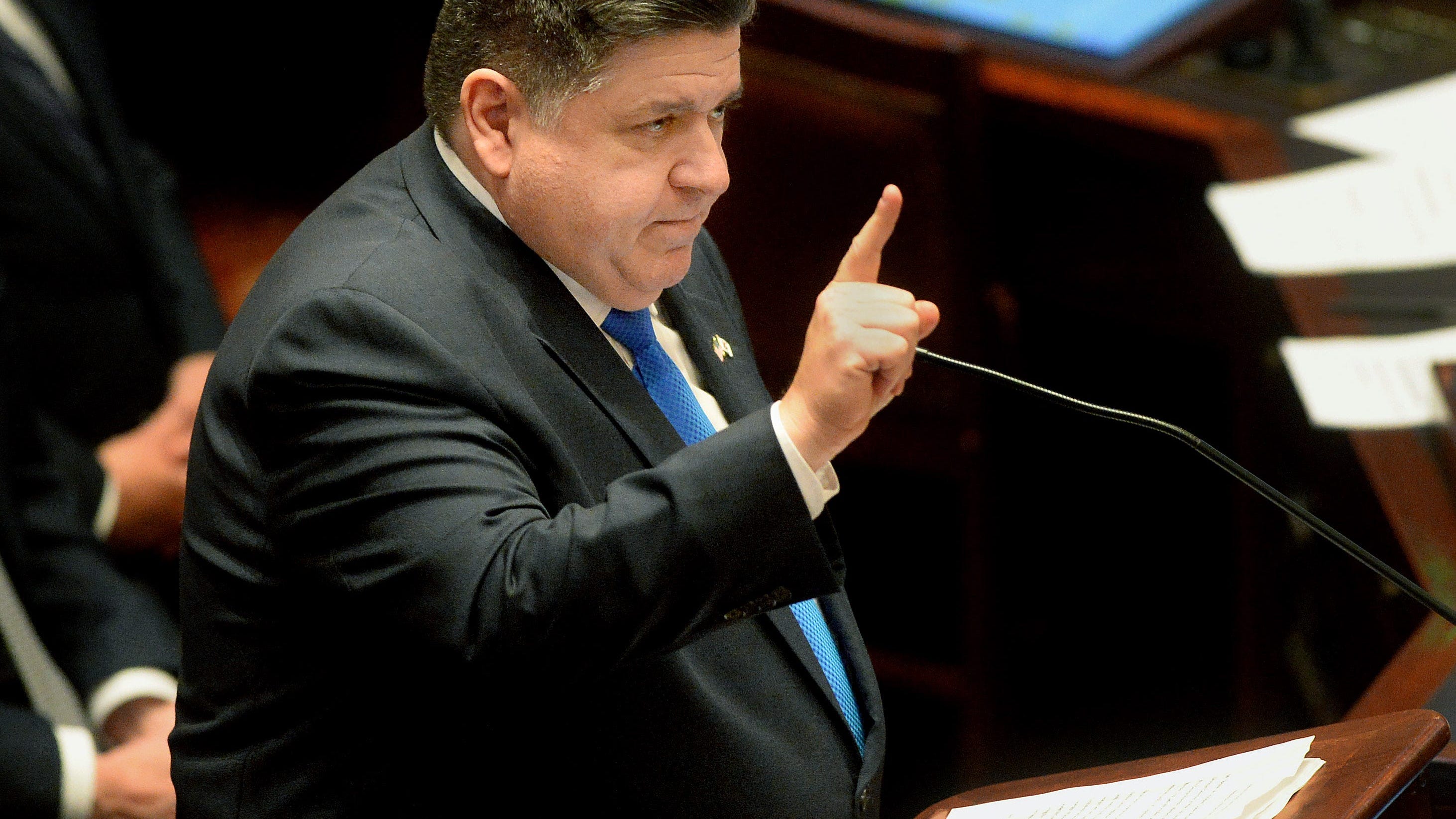 Pritzker remains neutral in Chicago mayoral race, promises to support whoever wins