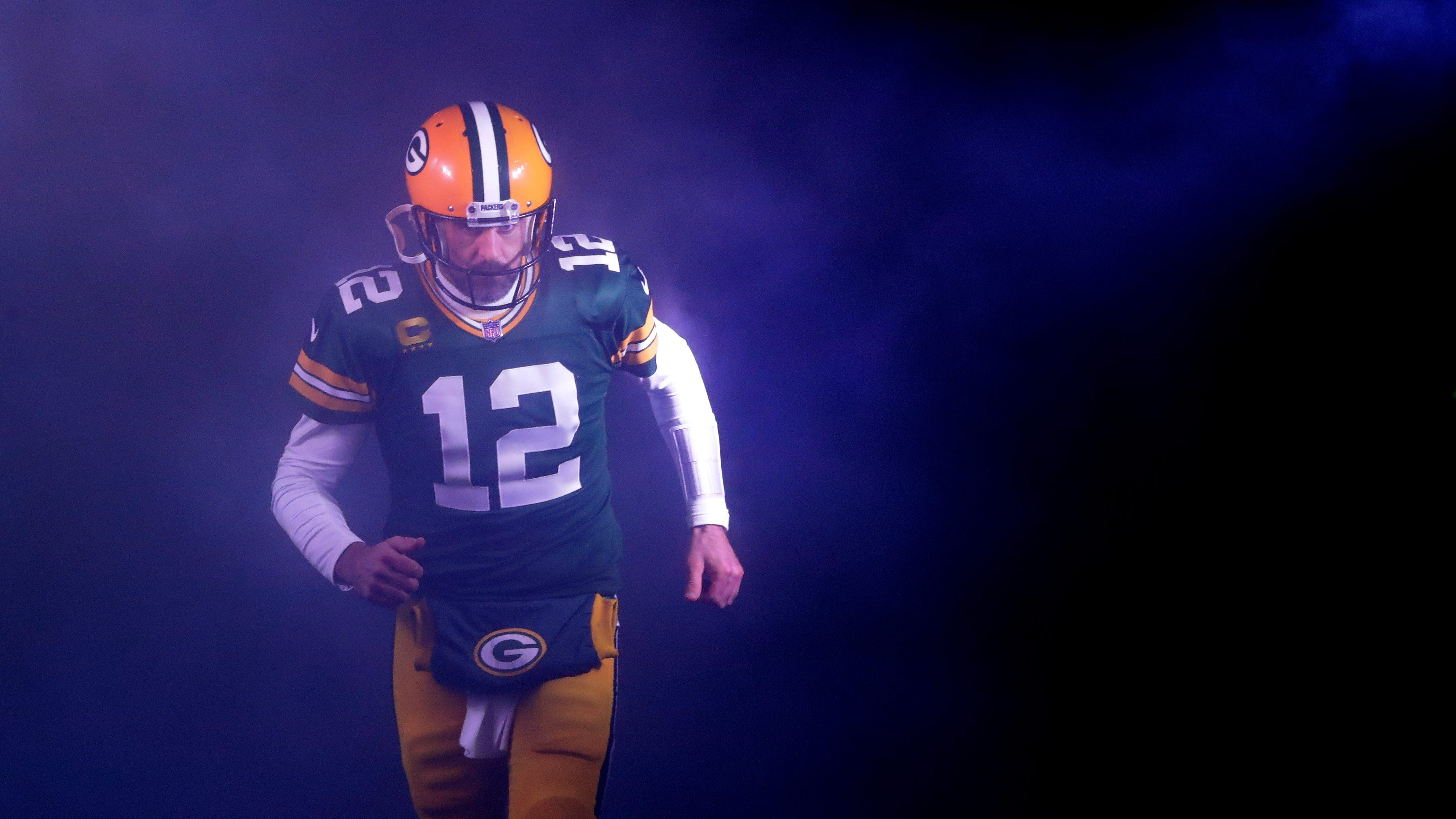 Aaron Rodgers says he intends to play for Jets, Packers trade asks are holding up deal