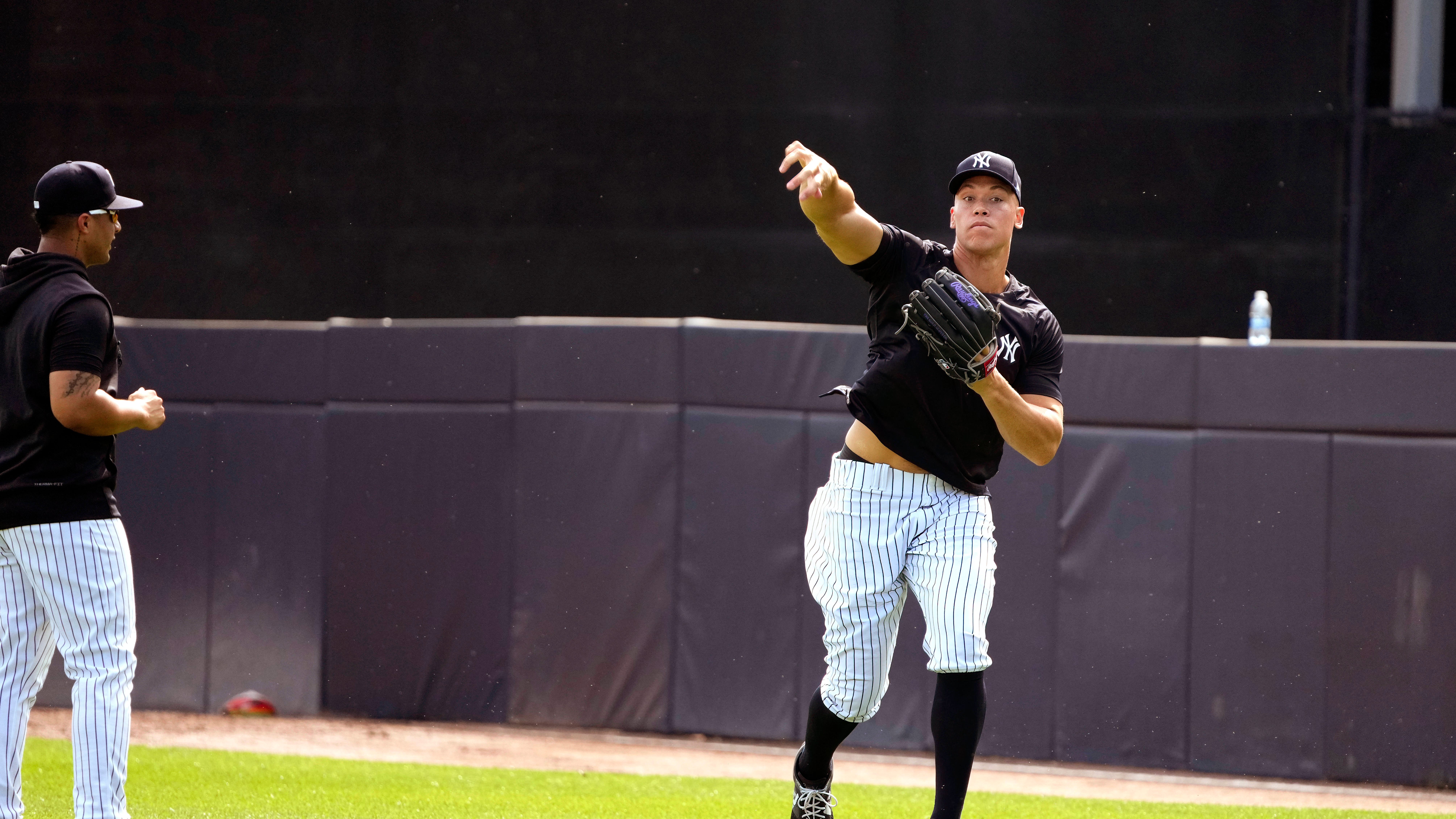Aaron Judge takes reps in left field prior to Yankees spring training action